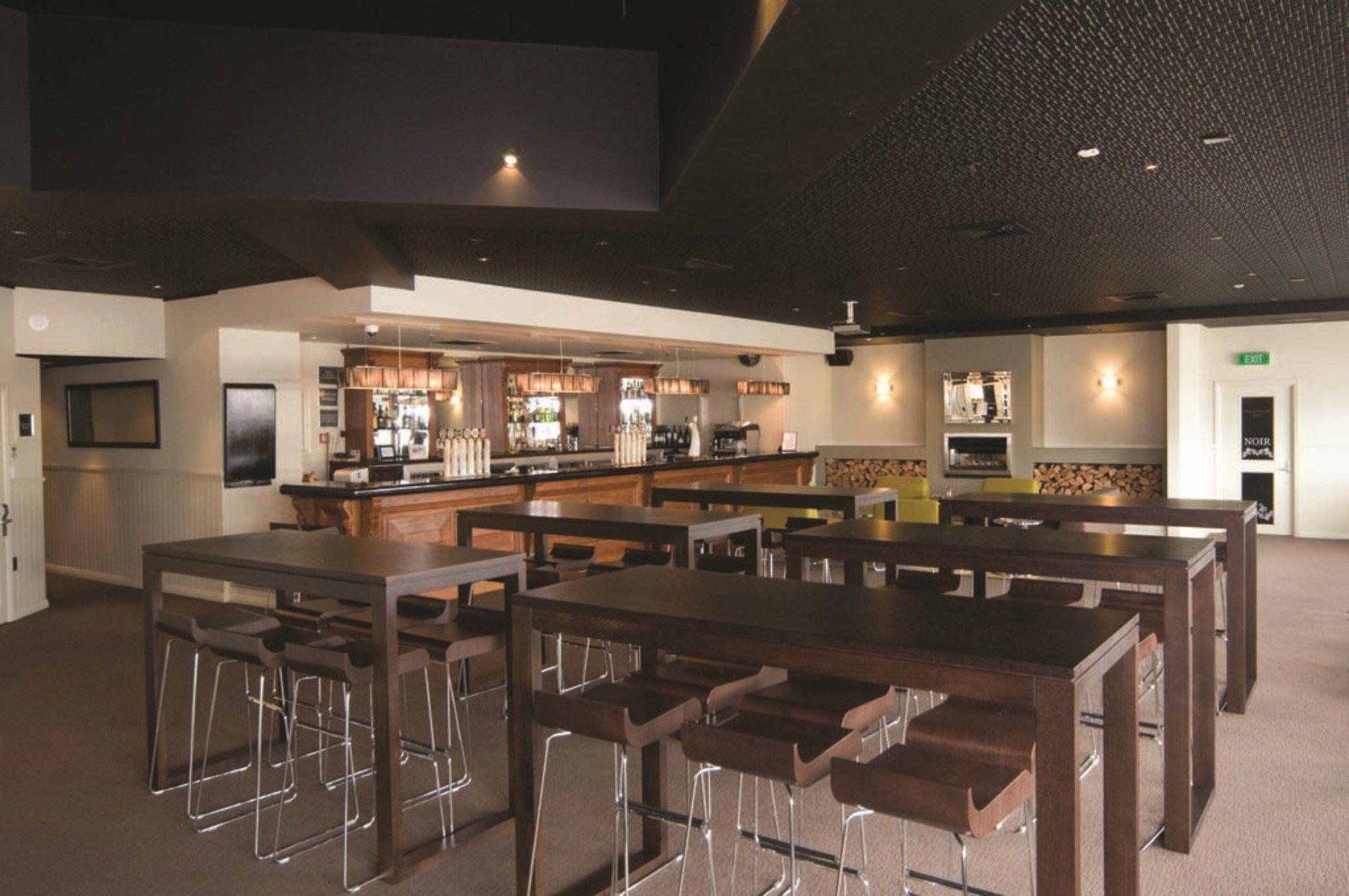 Bar/Salón Distinction Palmerston North Hotel & Conference Centre