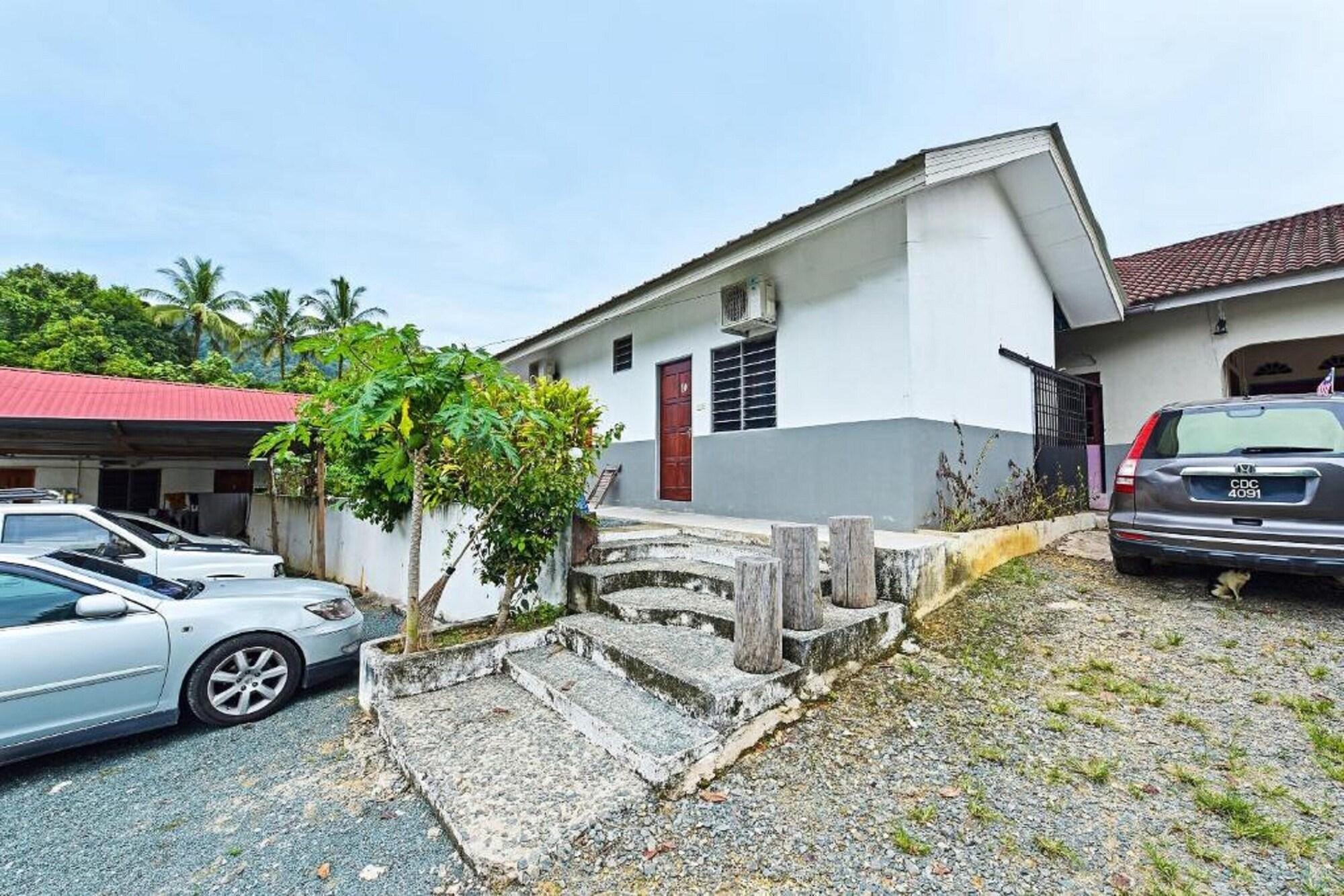 Varios Oyo 90618 D'tahan Motel Taman Negara