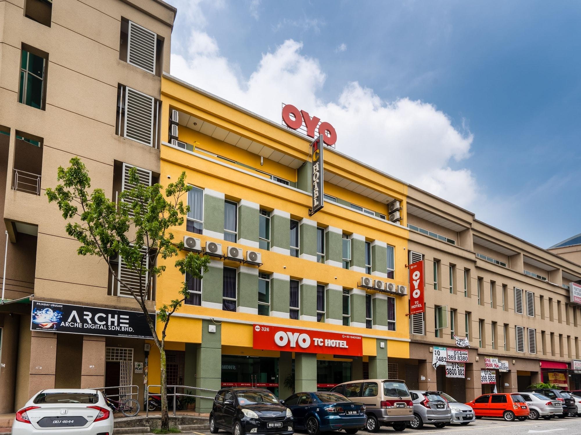 Vista Exterior Super OYO 326 Tc Hotel
