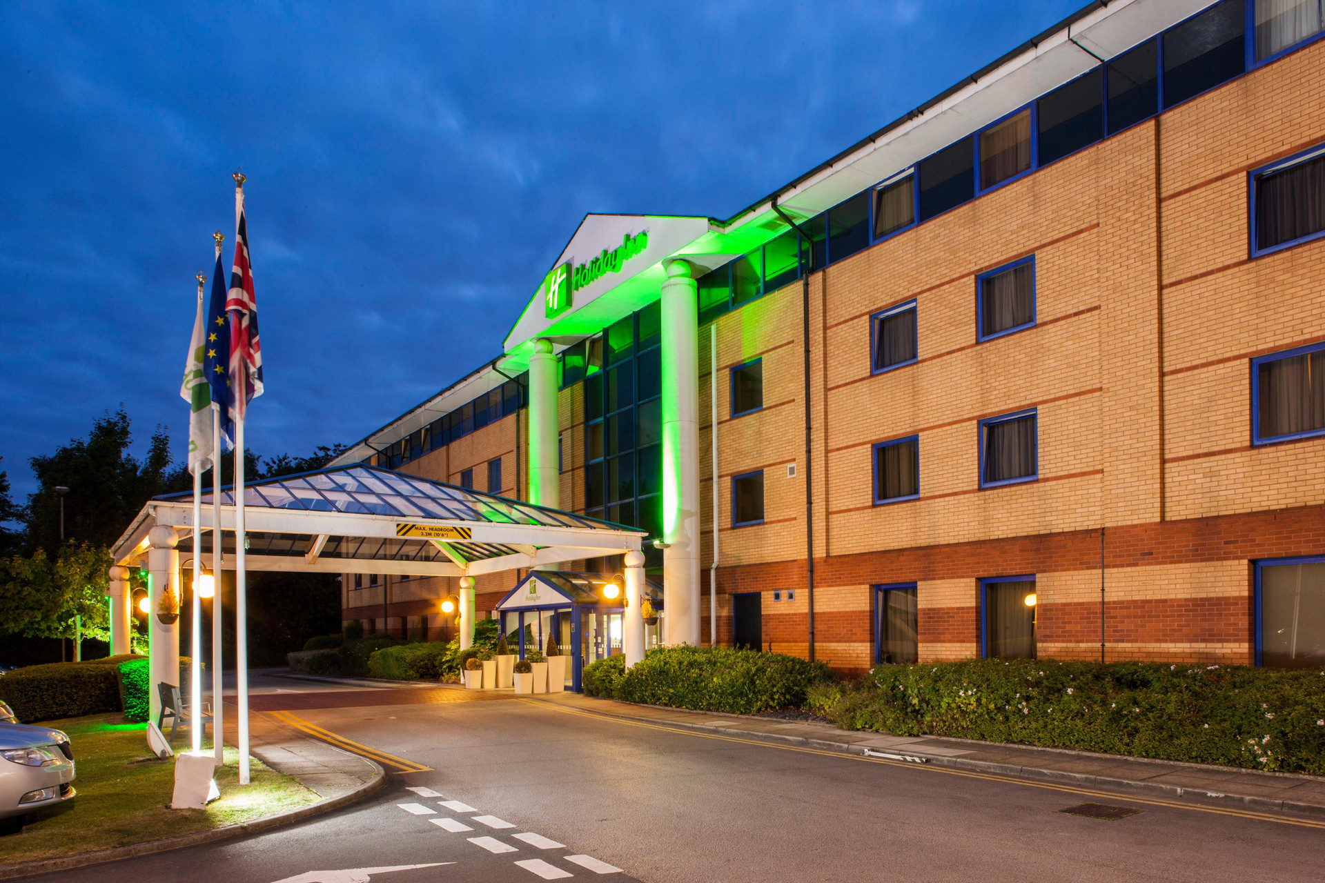 Vista Exterior Holiday Inn Warrington