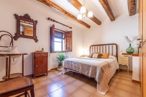 Alquiler Vacacional - Unique Spanish Rural Home at the heart of a Catalan vineyard valley