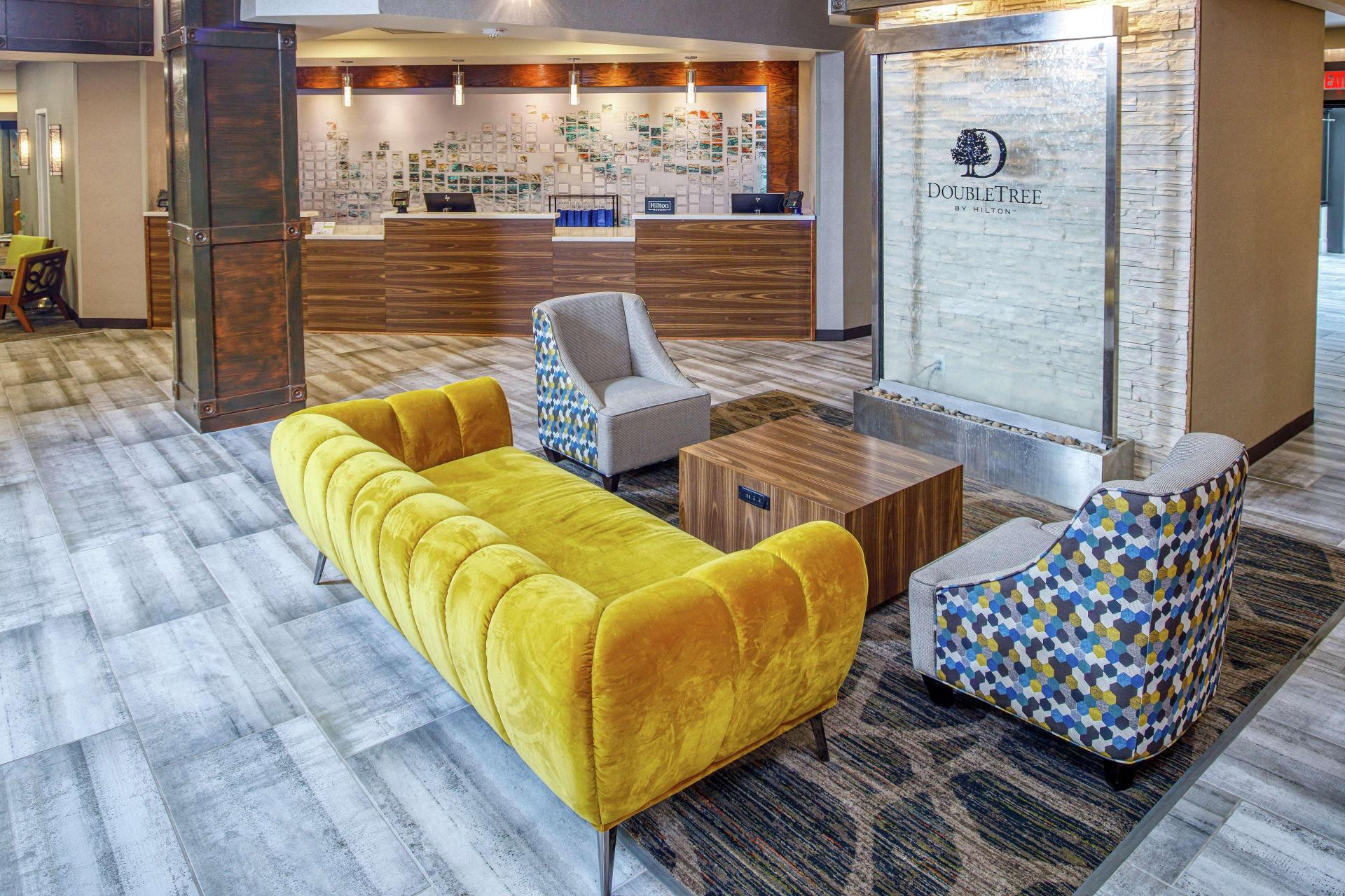 Vista Lobby DoubleTree by Hilton Appleton