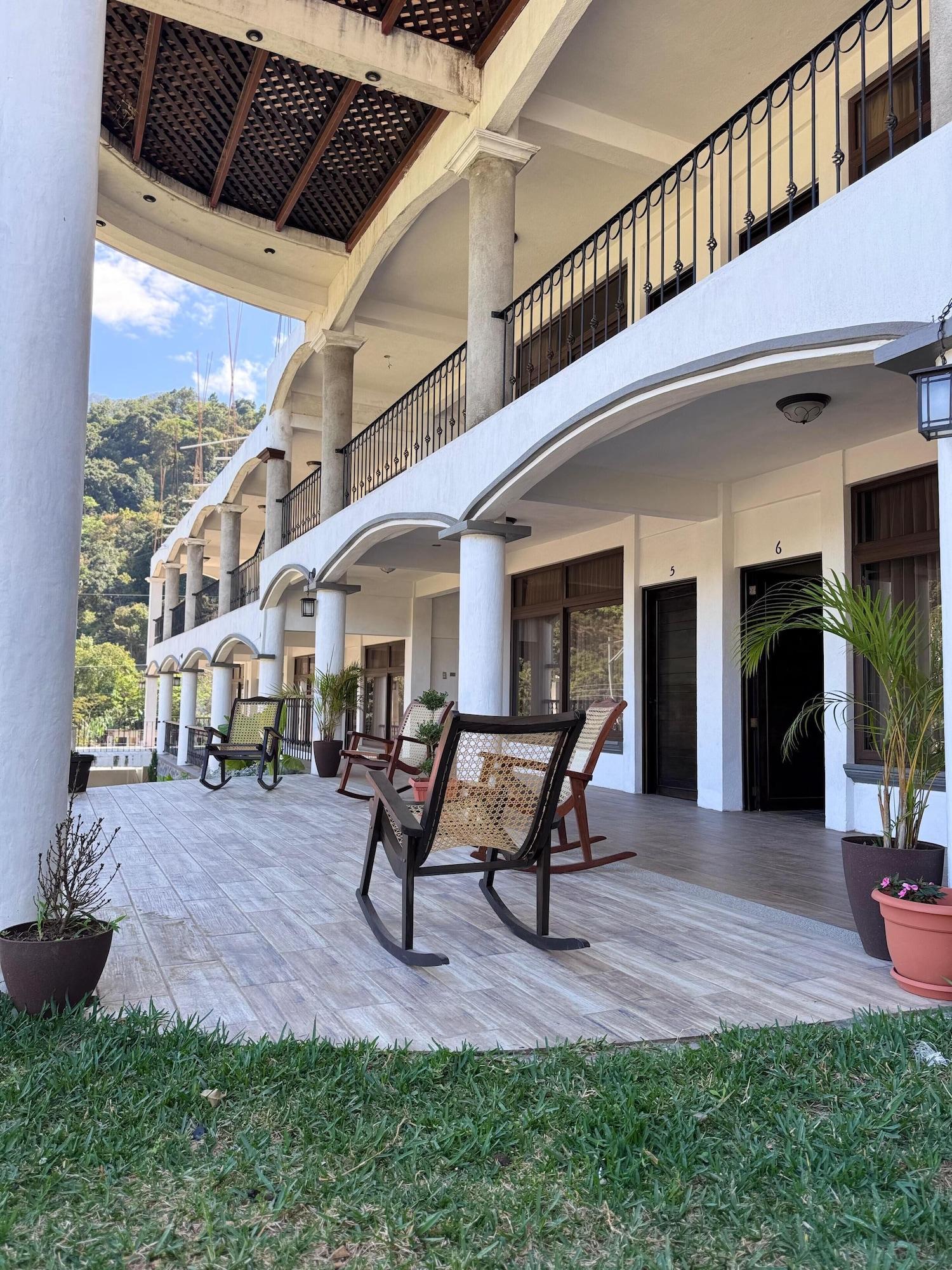 Vista Exterior Hotel Mercy