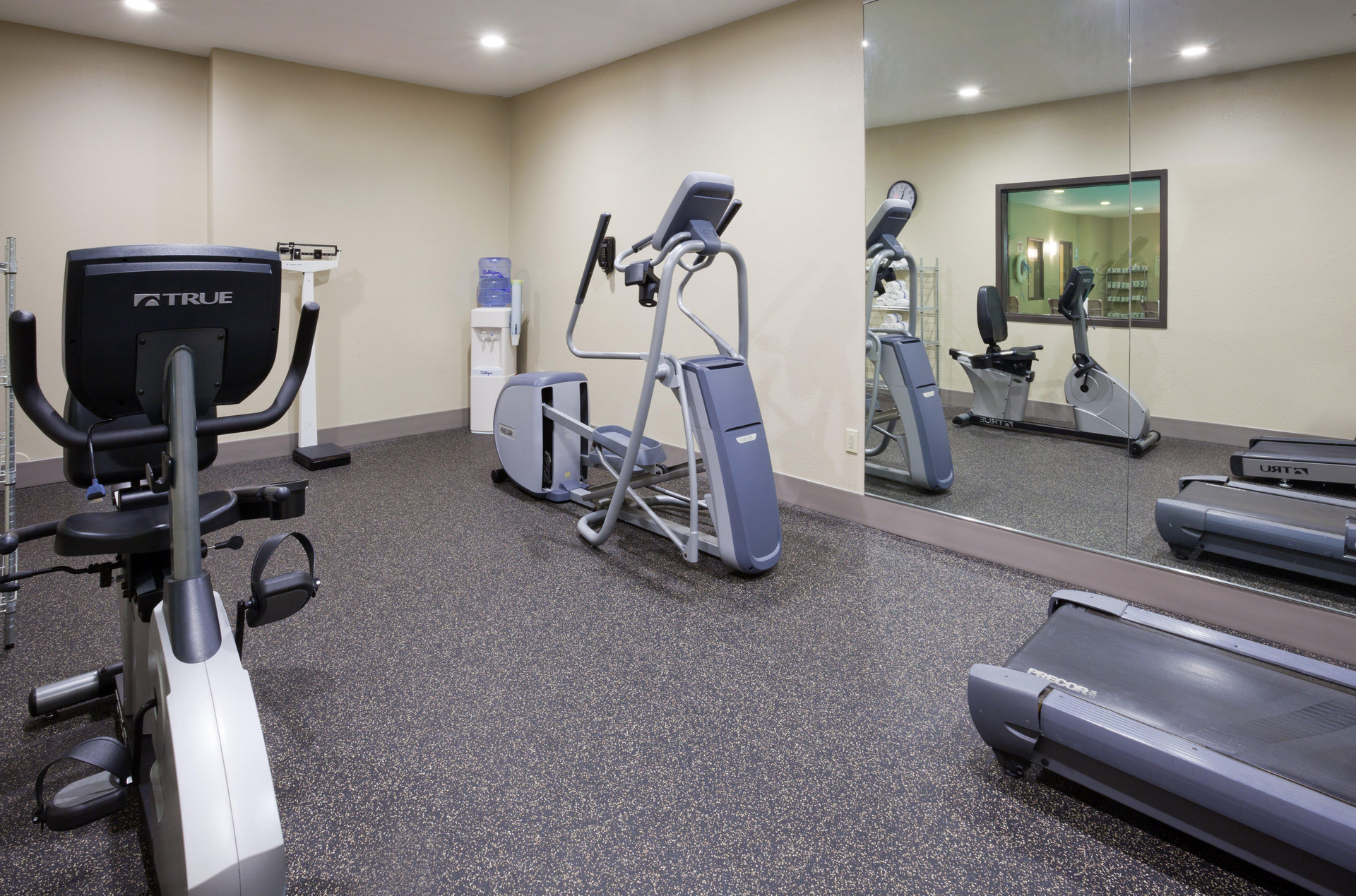 Instalaciones Recreativas Holiday Inn Express and Suites St. Paul Woodbury