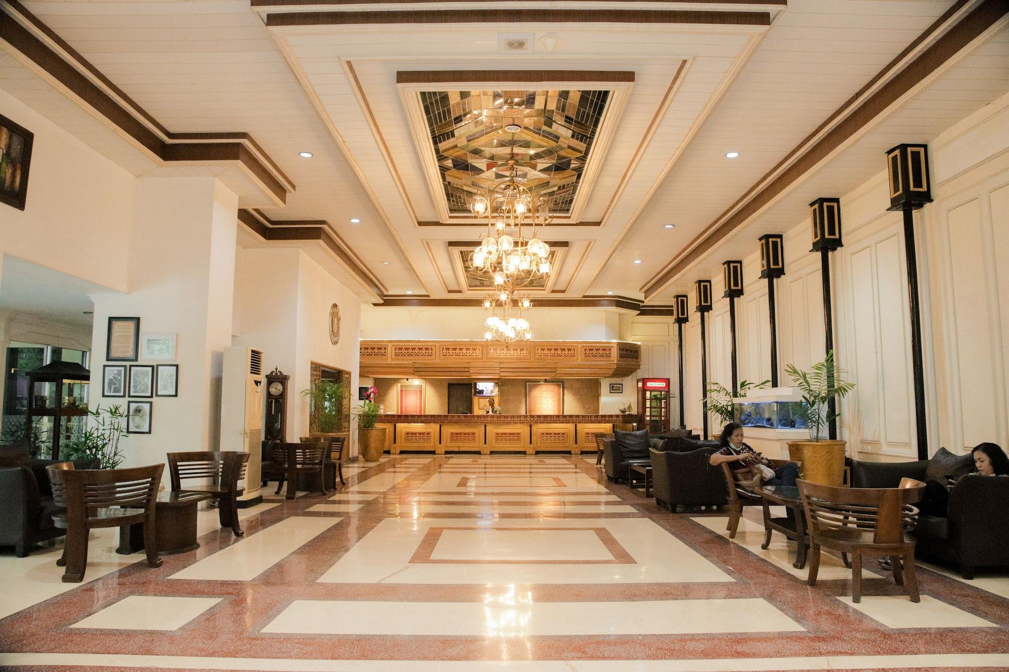 Vista Lobby Grand Inna Medan