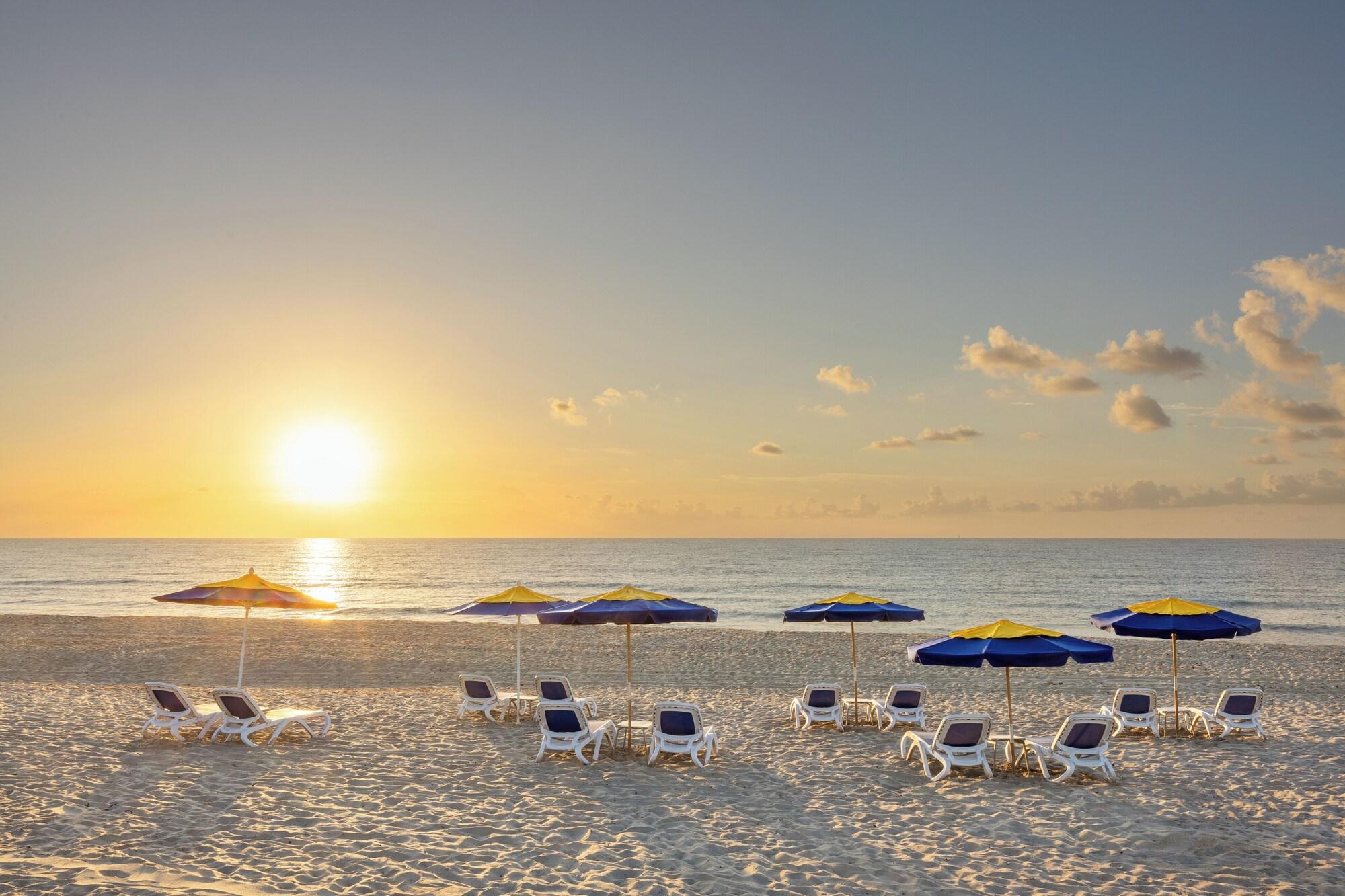 Playa Delray Breakers on the Ocean