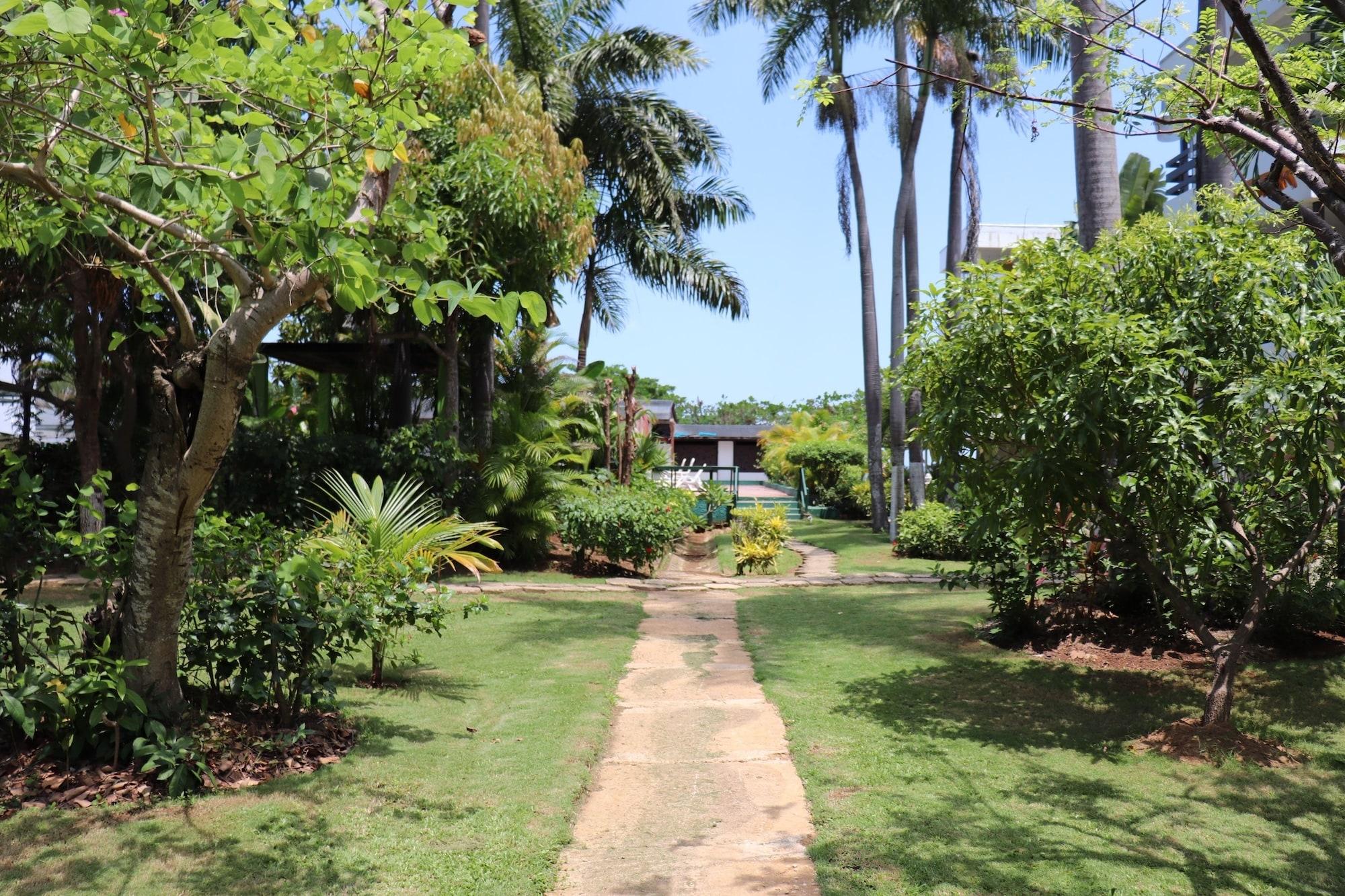 Vista Exterior Negril Beach Club