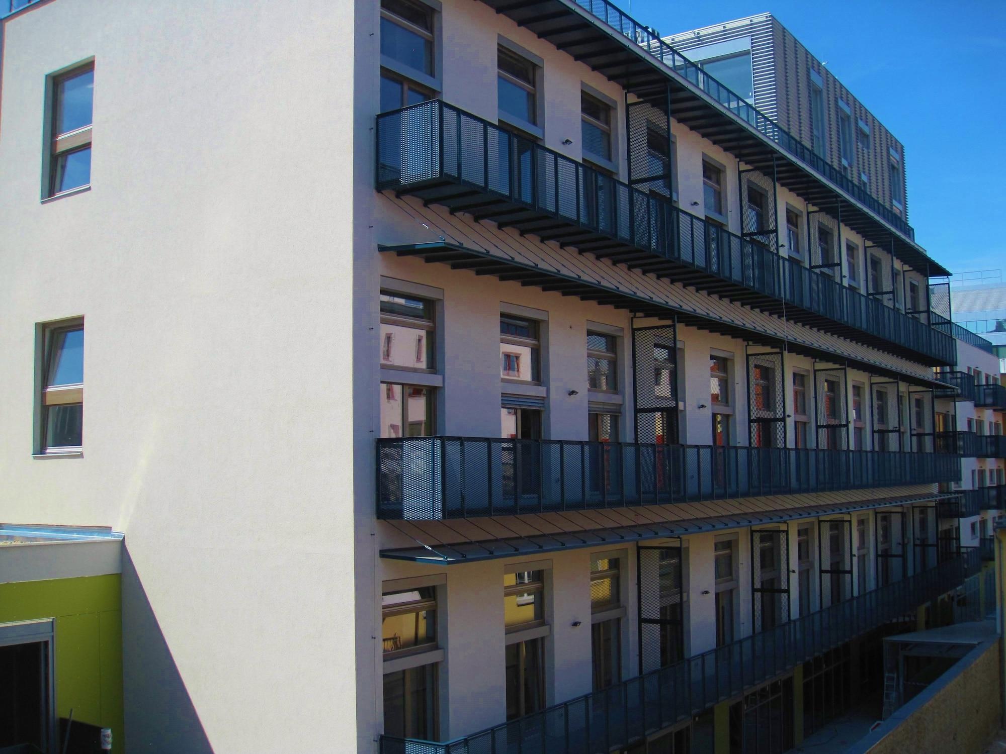 Vista Exterior Ricci Apartments