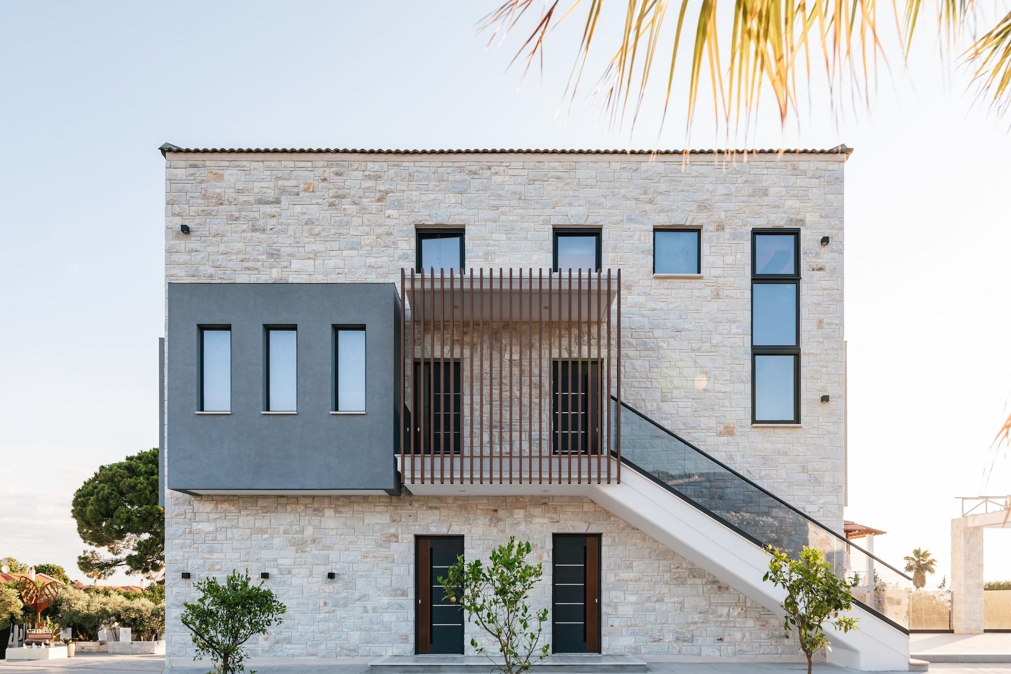 Vista Exterior Cocooning Suites by Blue Carpet
