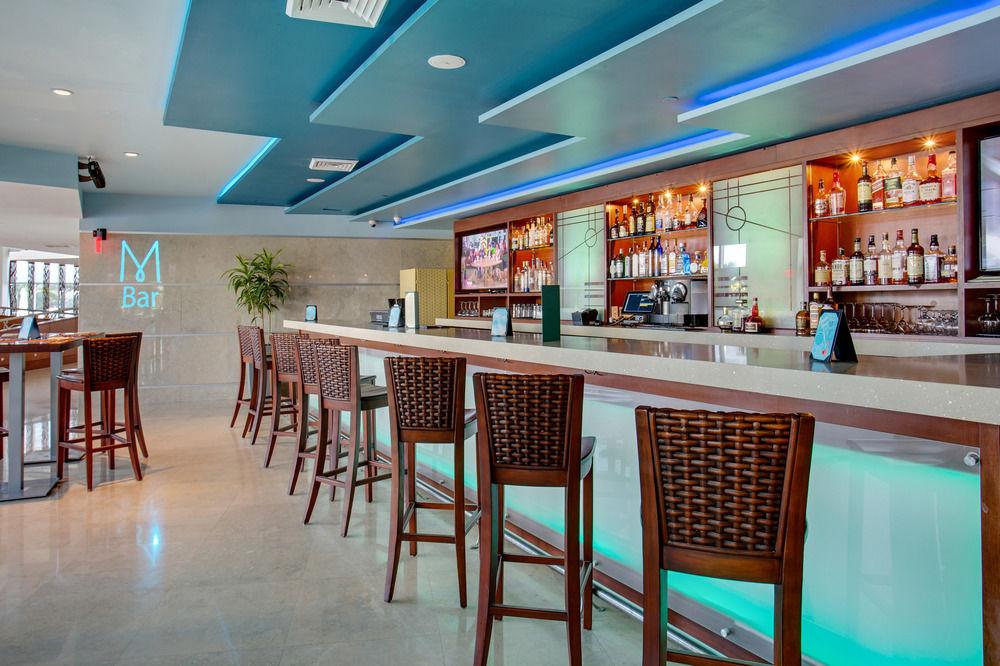 Bar/Salón Private Ocean Condos at Marenas Beach