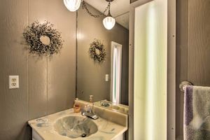 Alquiler Vacacional - Swiss-style Chalet w/ Fireplace - Near Story Land!