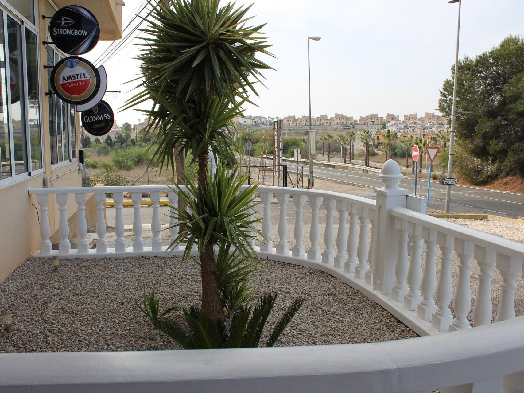Vista Exterior Hotel Algorfa