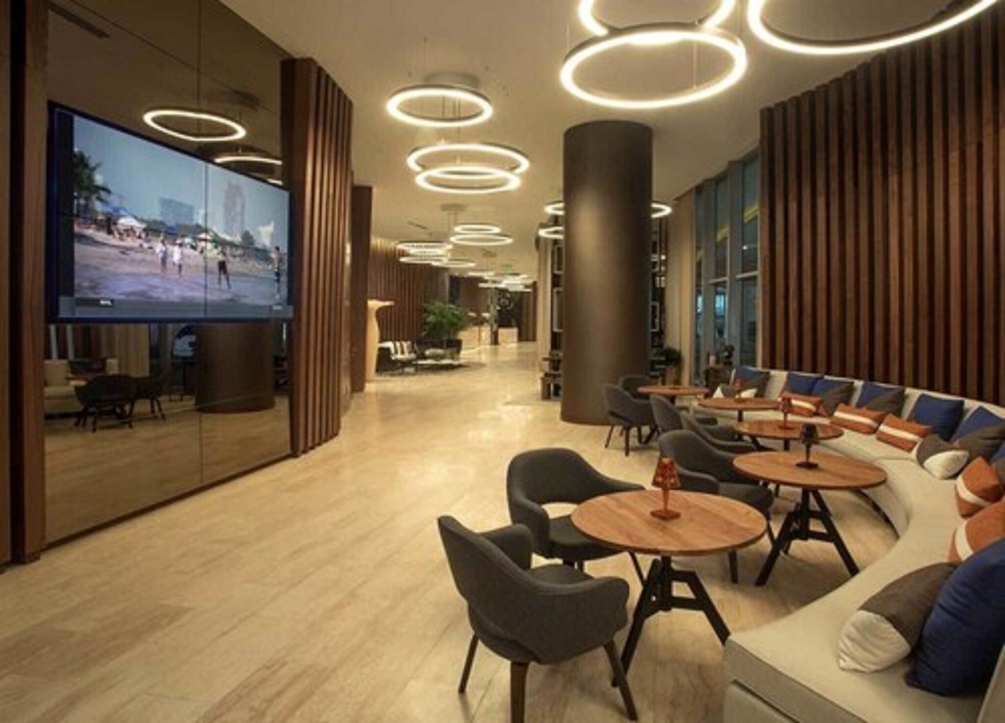 Vista Lobby Hyde Beach Condos By Ammos Vr