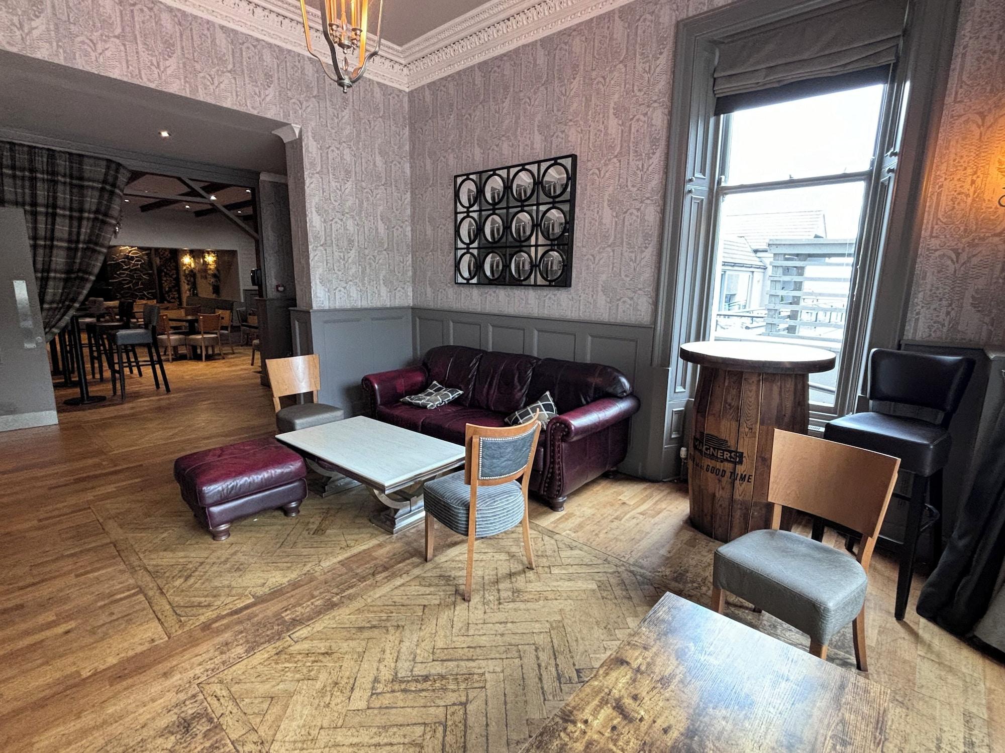 Bar/Salón Richmond Park Hotel