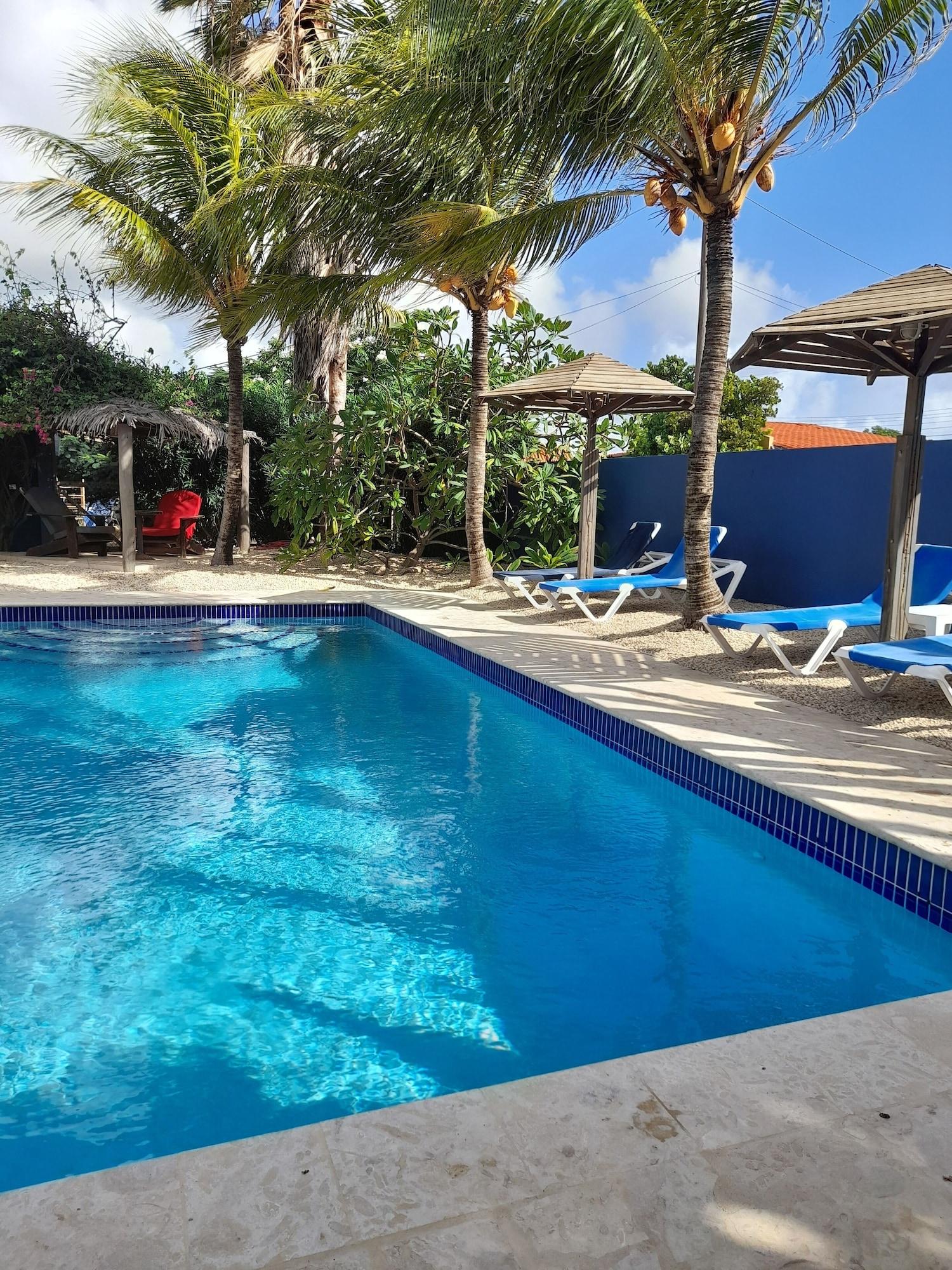 Vista Piscina Caribbean Chillout