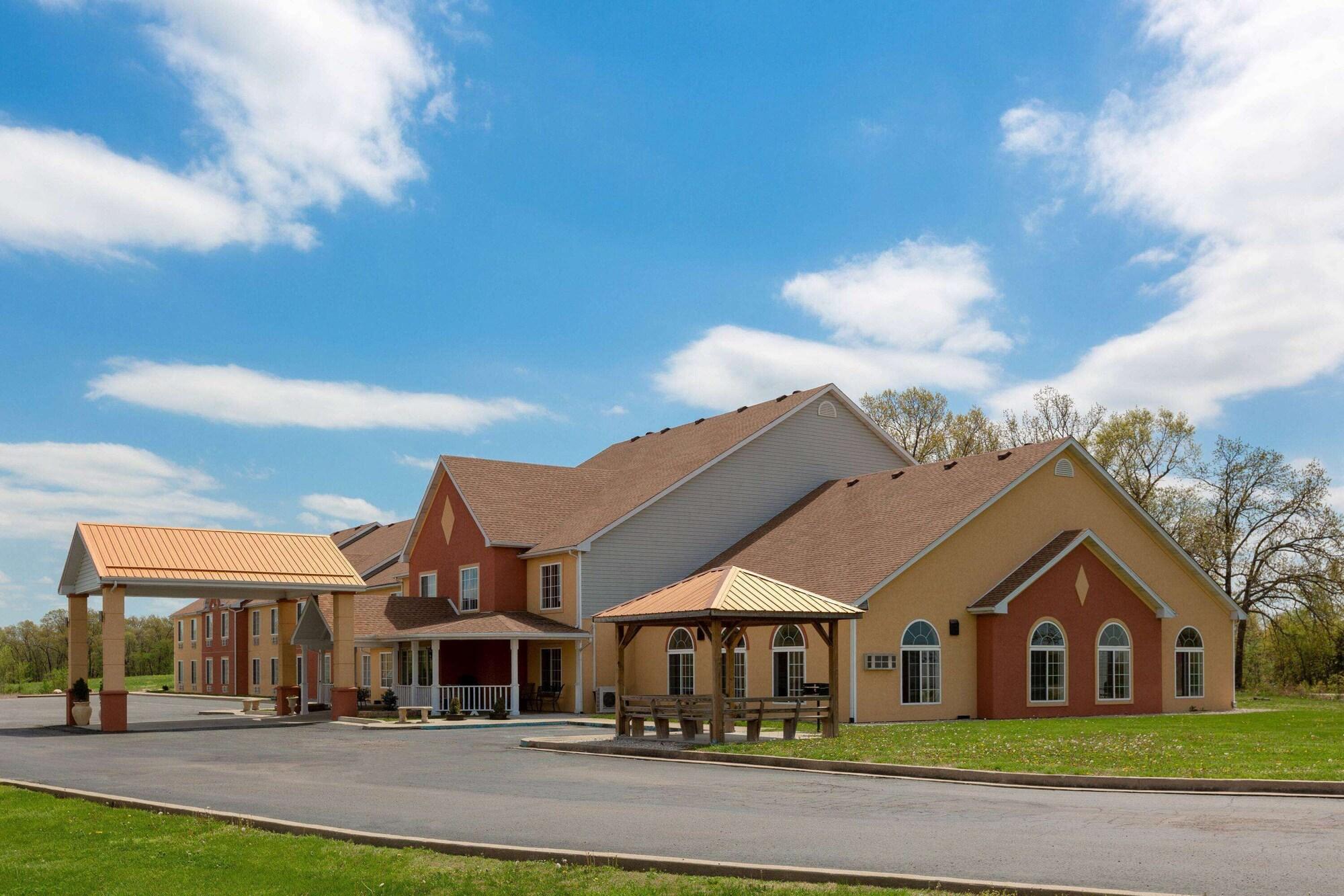 Varios Super 8 by Wyndham Lake of the Ozarks