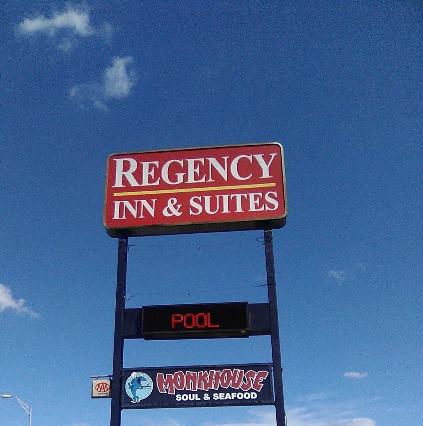 Vista Exterior Regency Inn & Suites