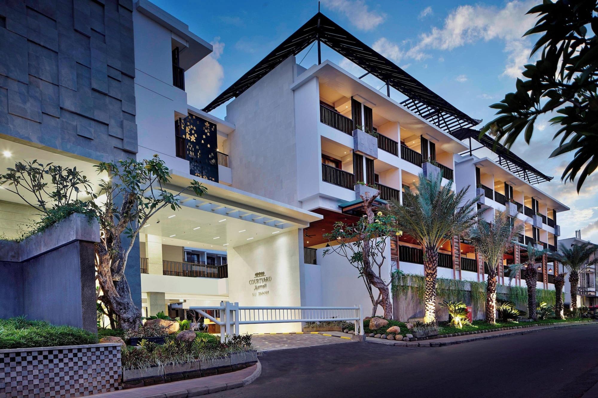 Vista Exterior Courtyard By Marriott Bali Seminyak Resort