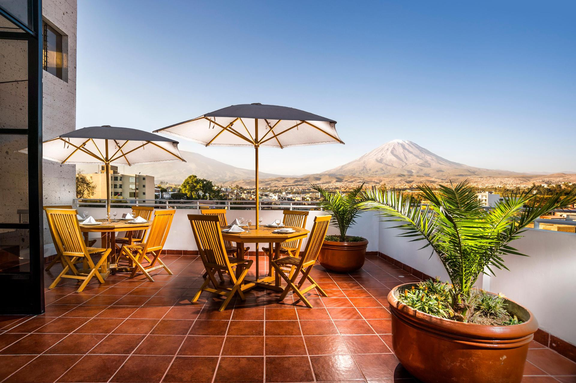 Varios Hotel Natura Inn