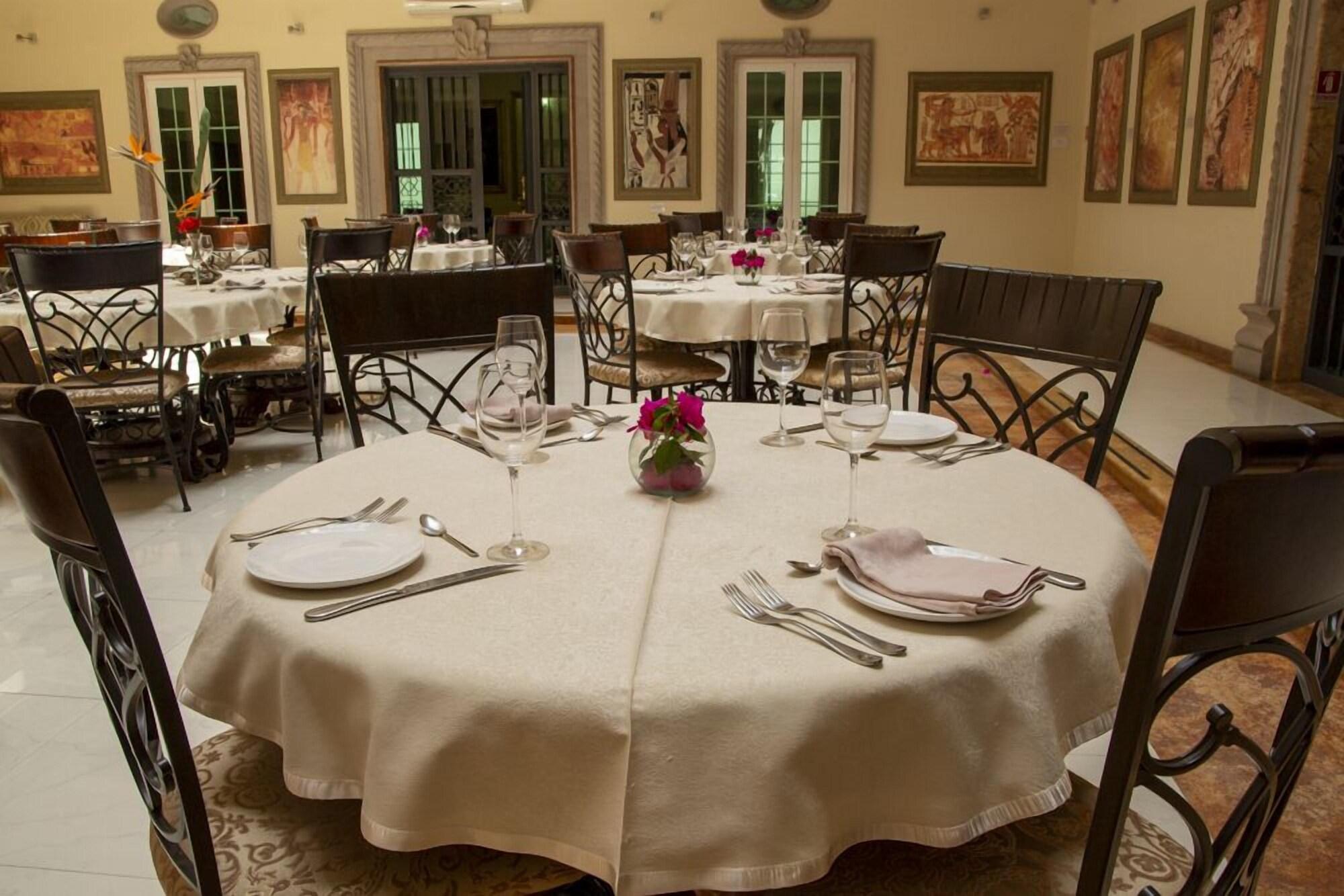 Restaurant The Lorian Club