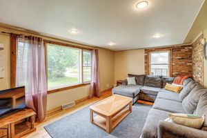 Alquiler Vacacional - 2 Mi to Michigan's Adventure: Family Home w/ Patio