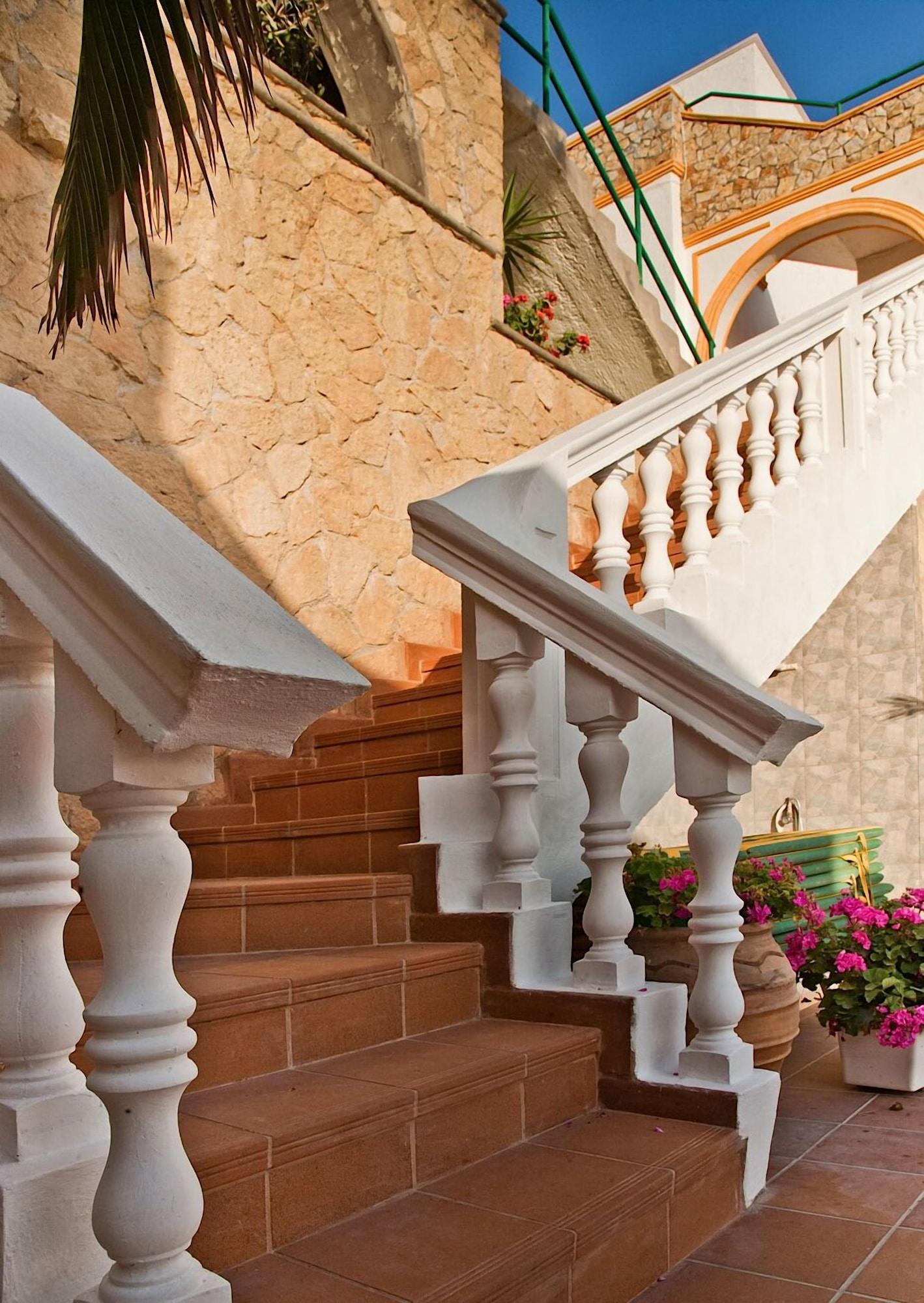 Vista Exterior Finiki View Hotel Apartments