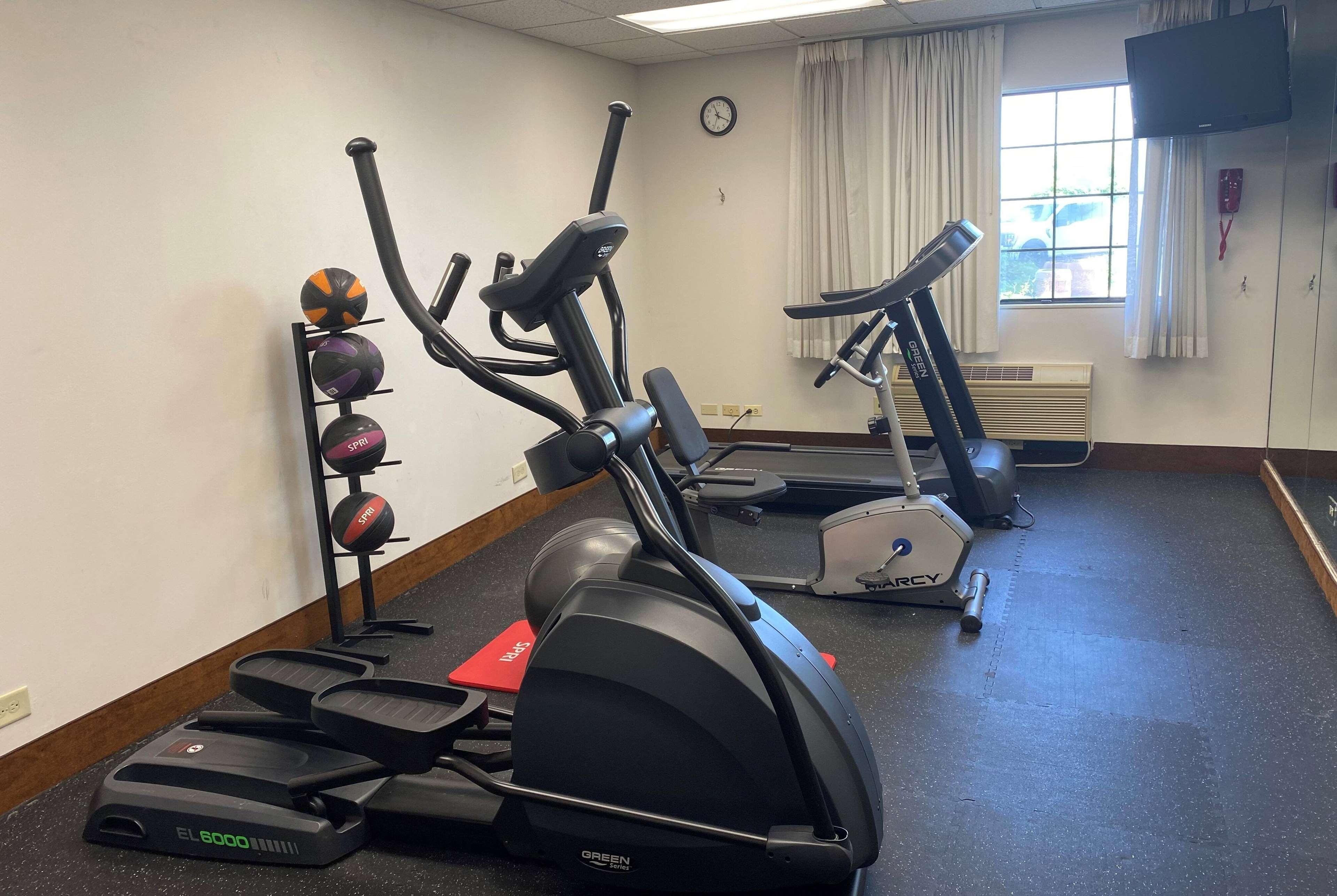 Instalaciones Recreativas Days Inn & Suites by Wyndham Arlington Heights