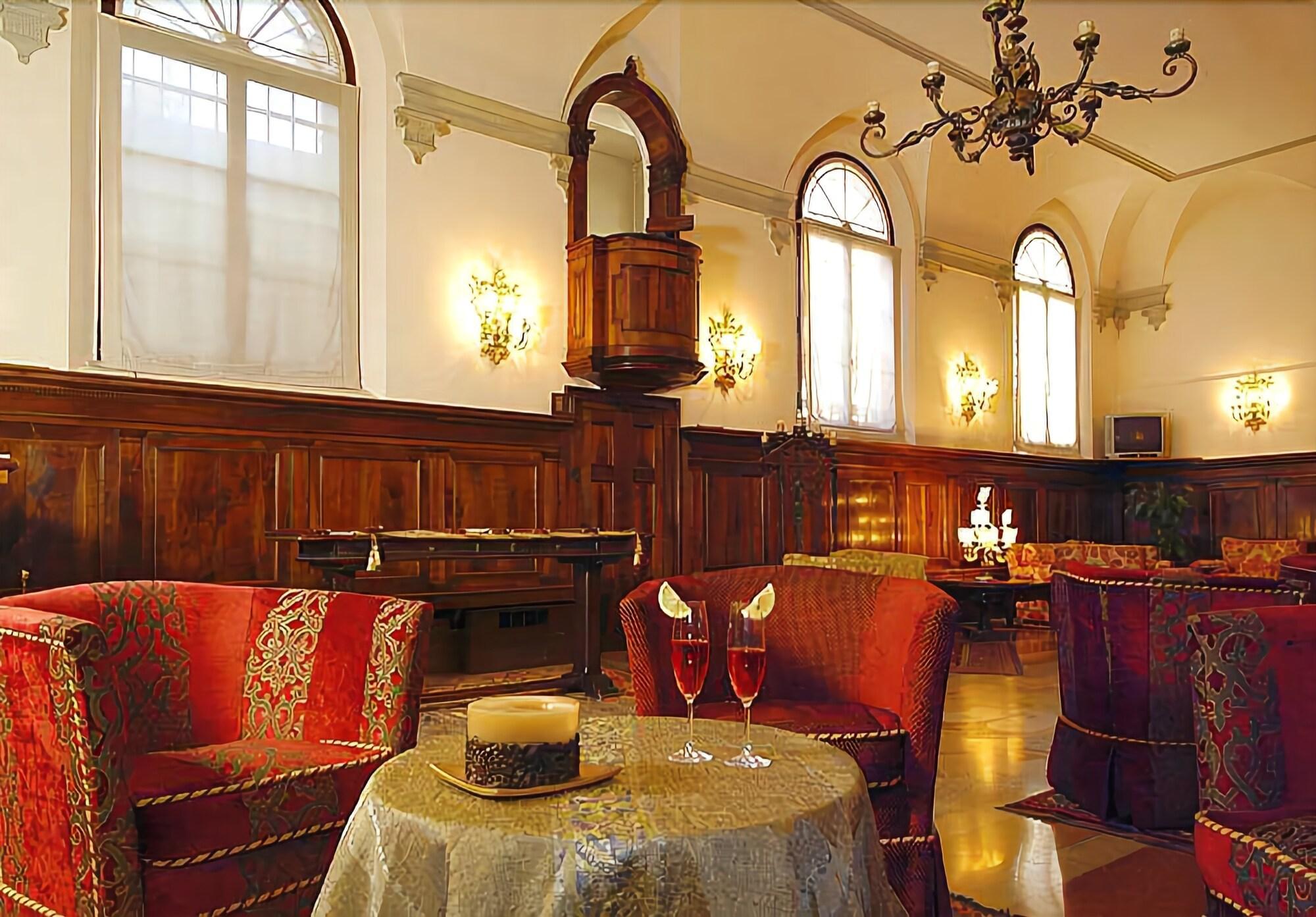 Bar/Salón Hotel Abbazia