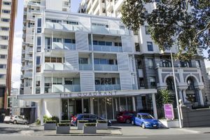 Alojamiento - The Quadrant Hotel & Suites