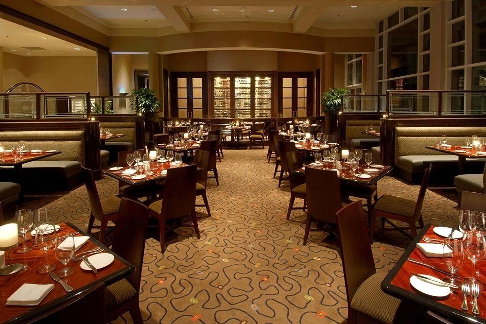 Restaurante Omni Dallas Hotel at Park West