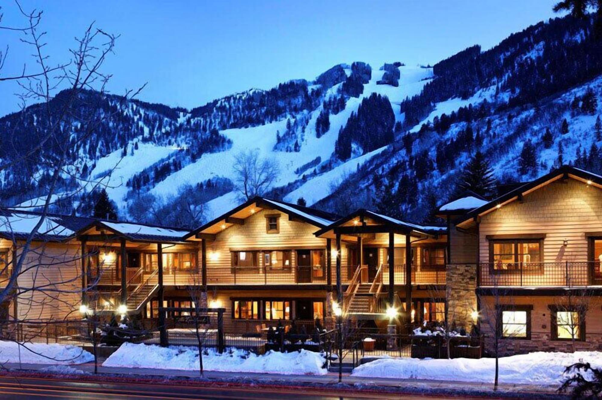Vista Exterior The Innsbruck Aspen by Frias