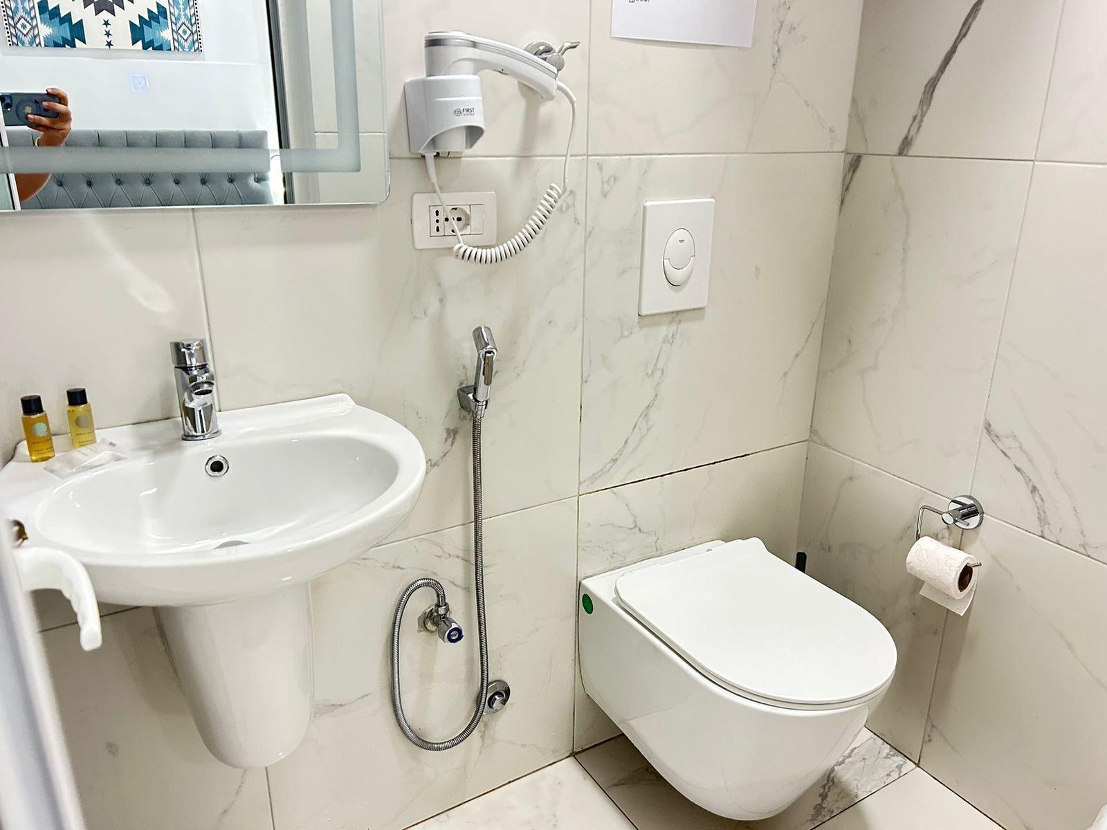 Equipamiento de Habitación Tirana Square Hotel