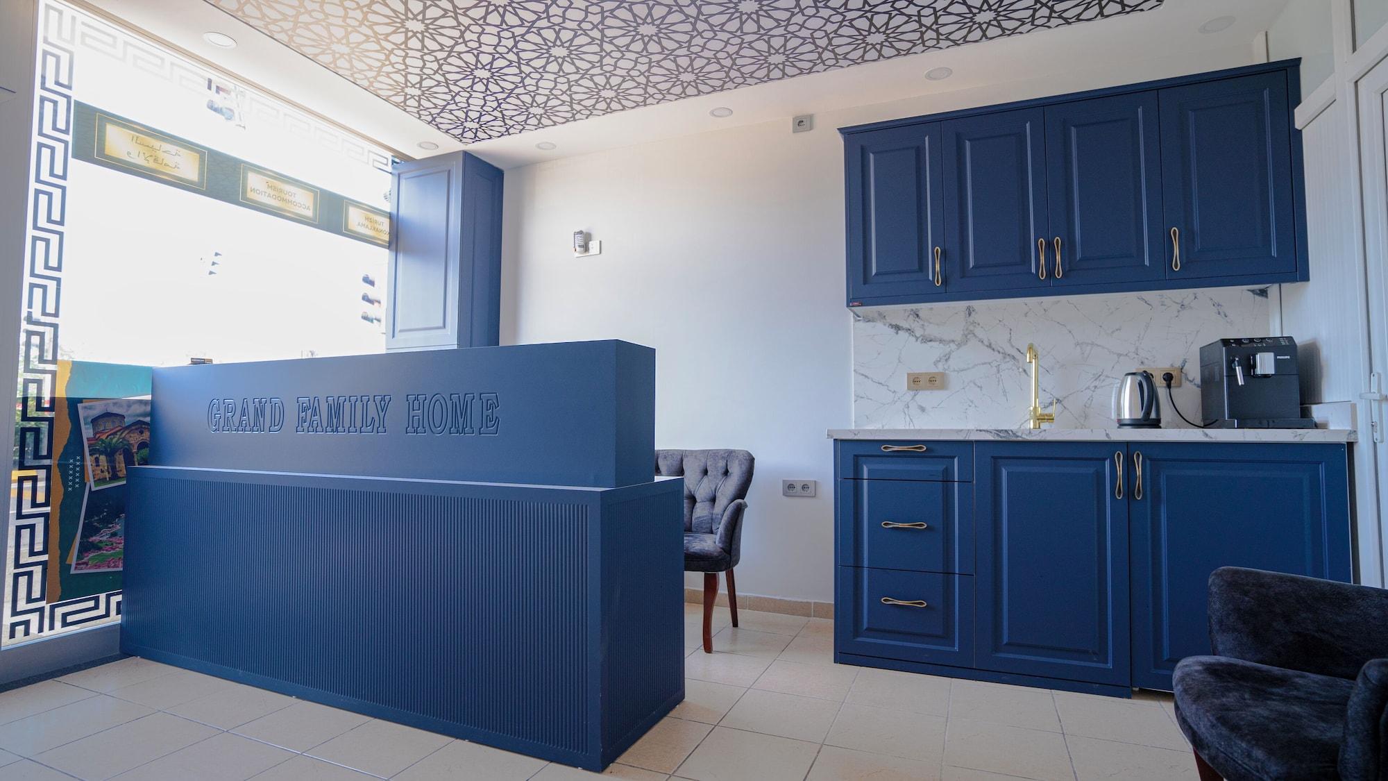 Vista Lobby Grand Family Home