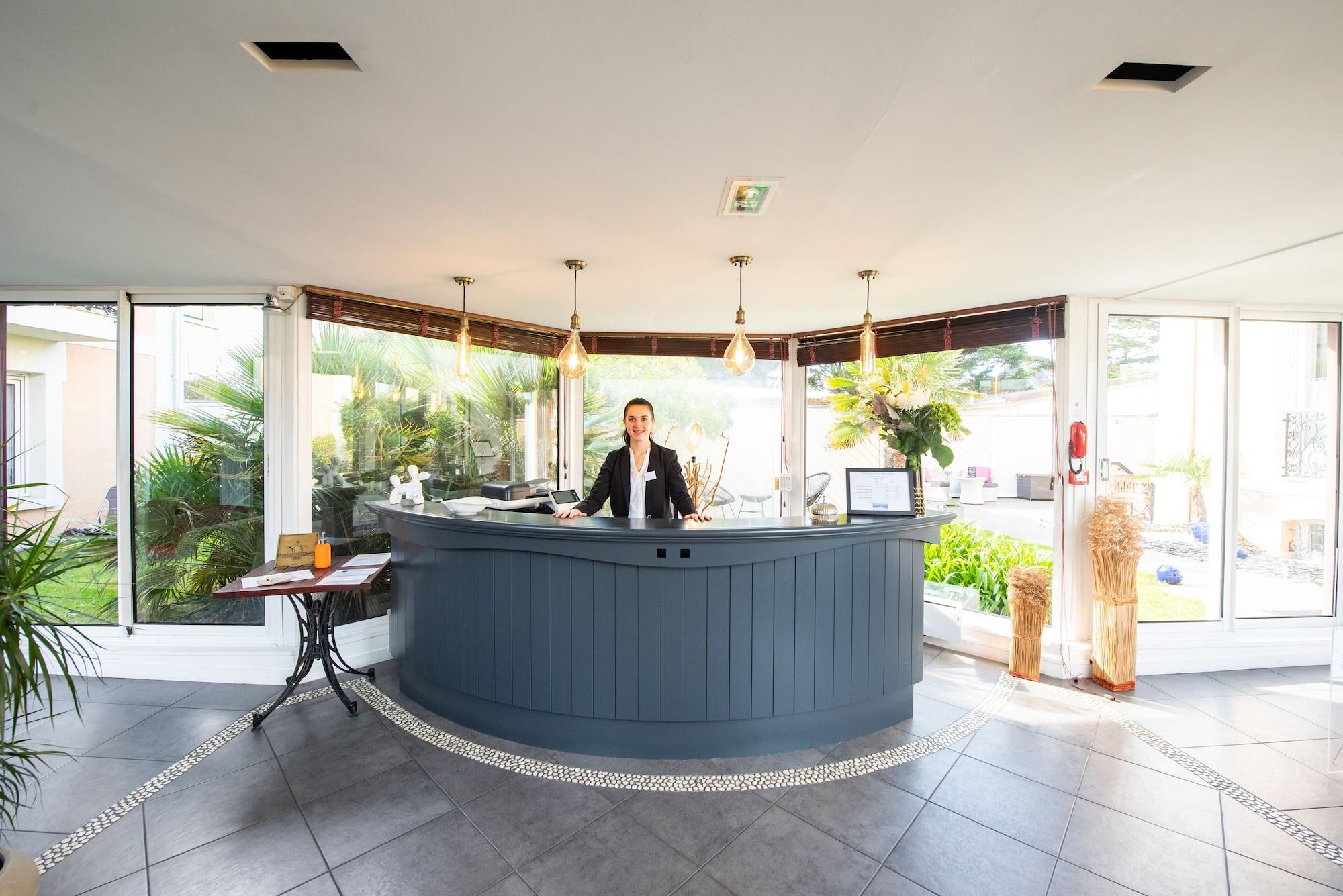 Vista Lobby Hotel La Villefromoy