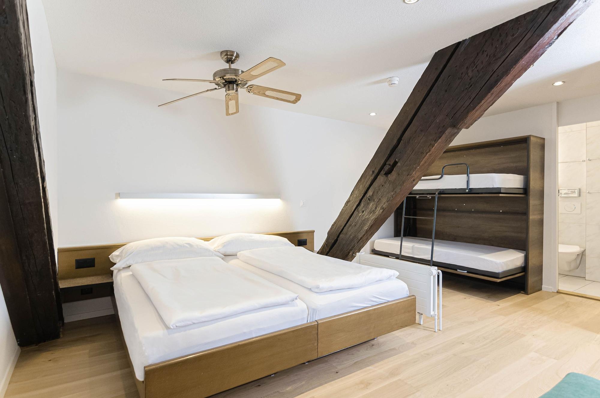 Varios ROESLI Guest House