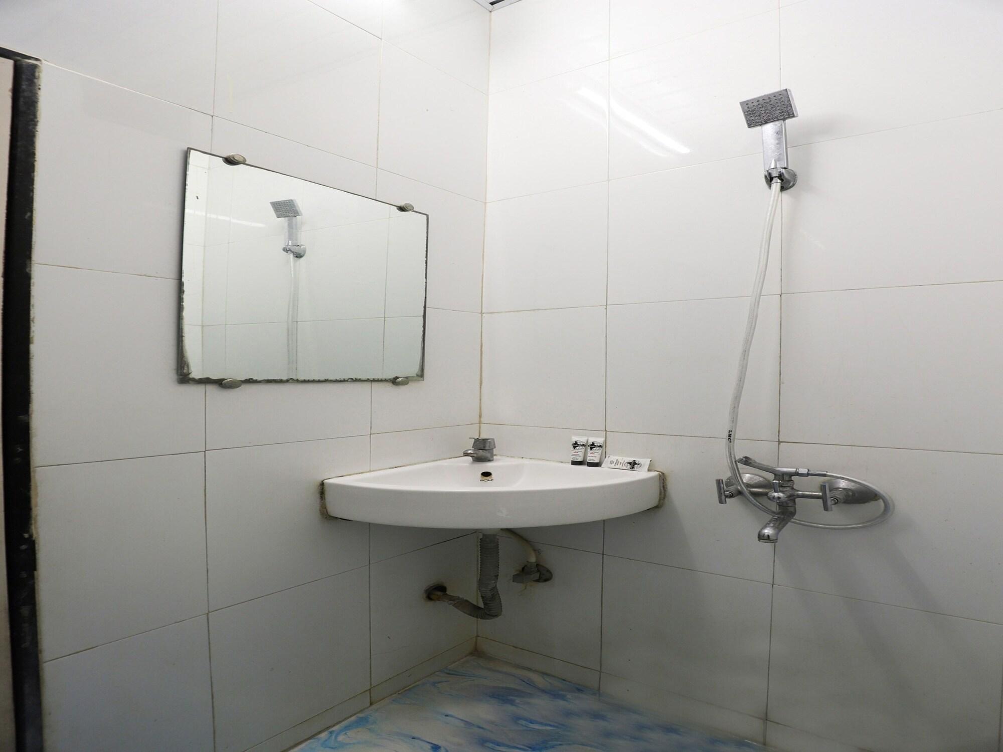 Equipamiento de Habitación OYO 2494 Hotel Shree Plaza