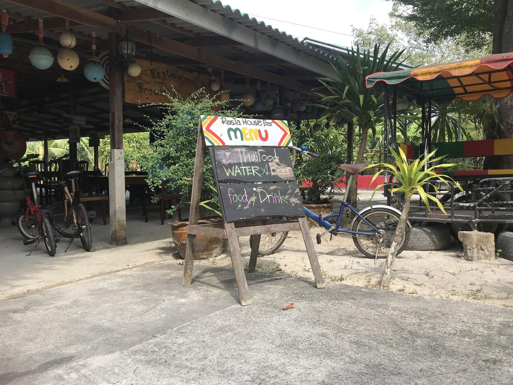 Vista Lobby Rasta House