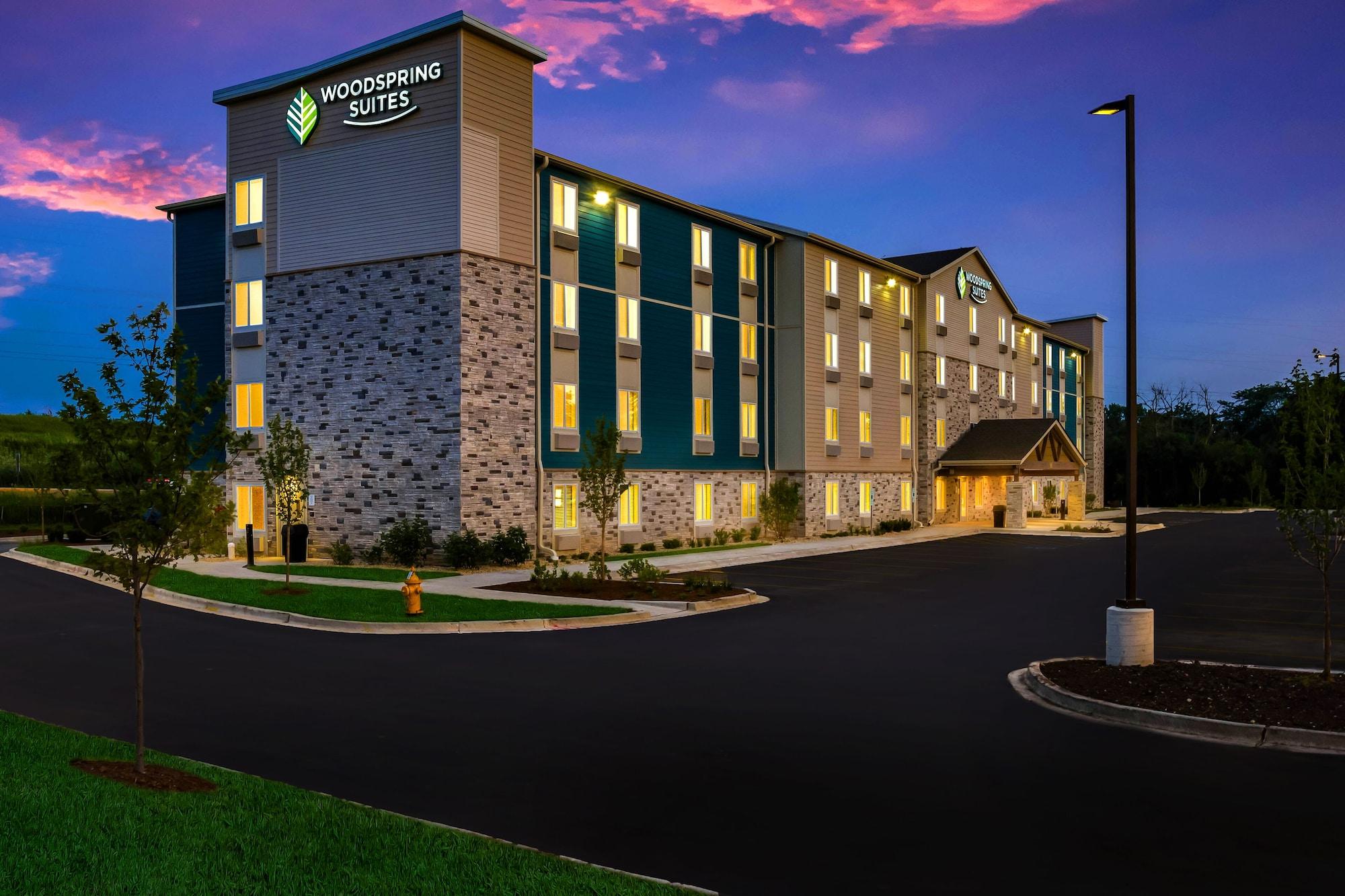 Vista Exterior WoodSpring Suites Elgin - Chicago