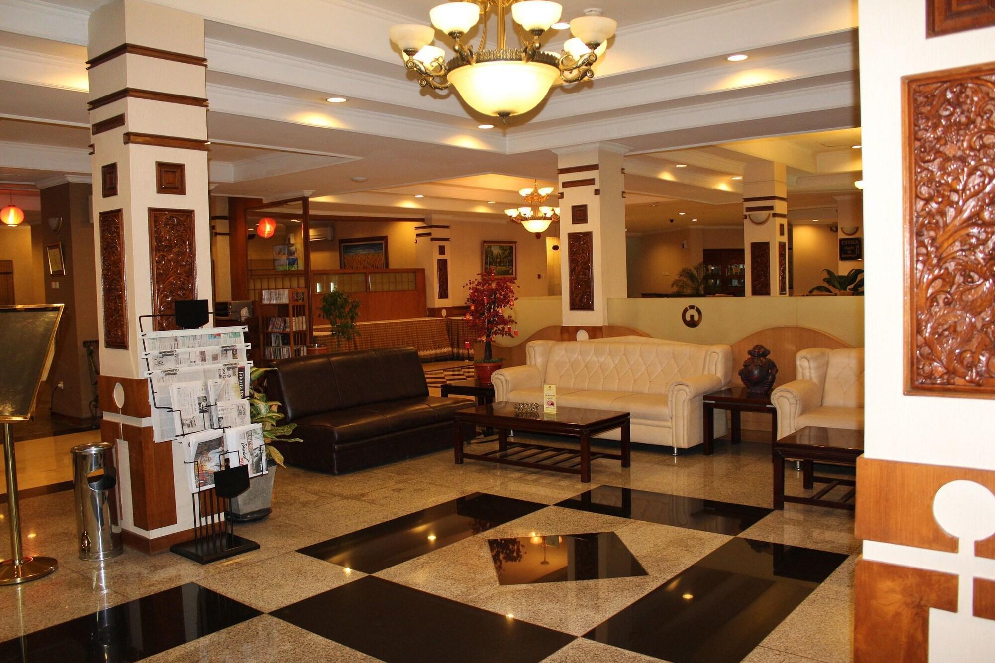 Vista Lobby Citra Inn International Hotel