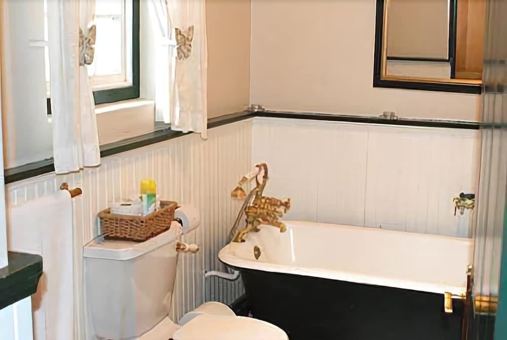 Baño Bellevue Manor Guest House & Wellness Spa Retreat