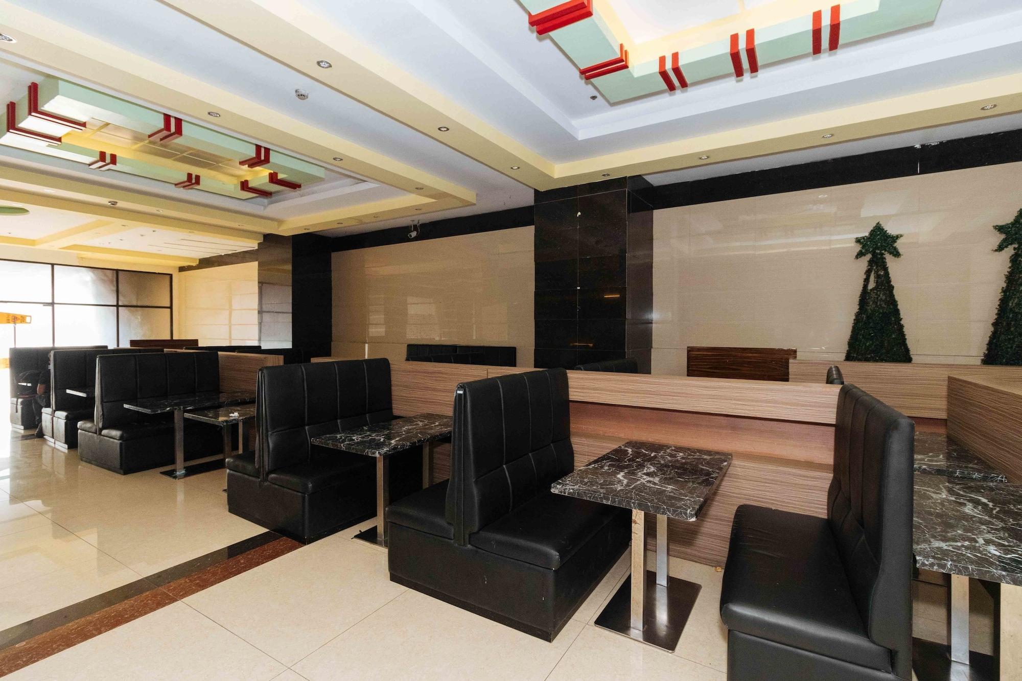 Restaurant RedDoorz @ Winter Hotel Araneta