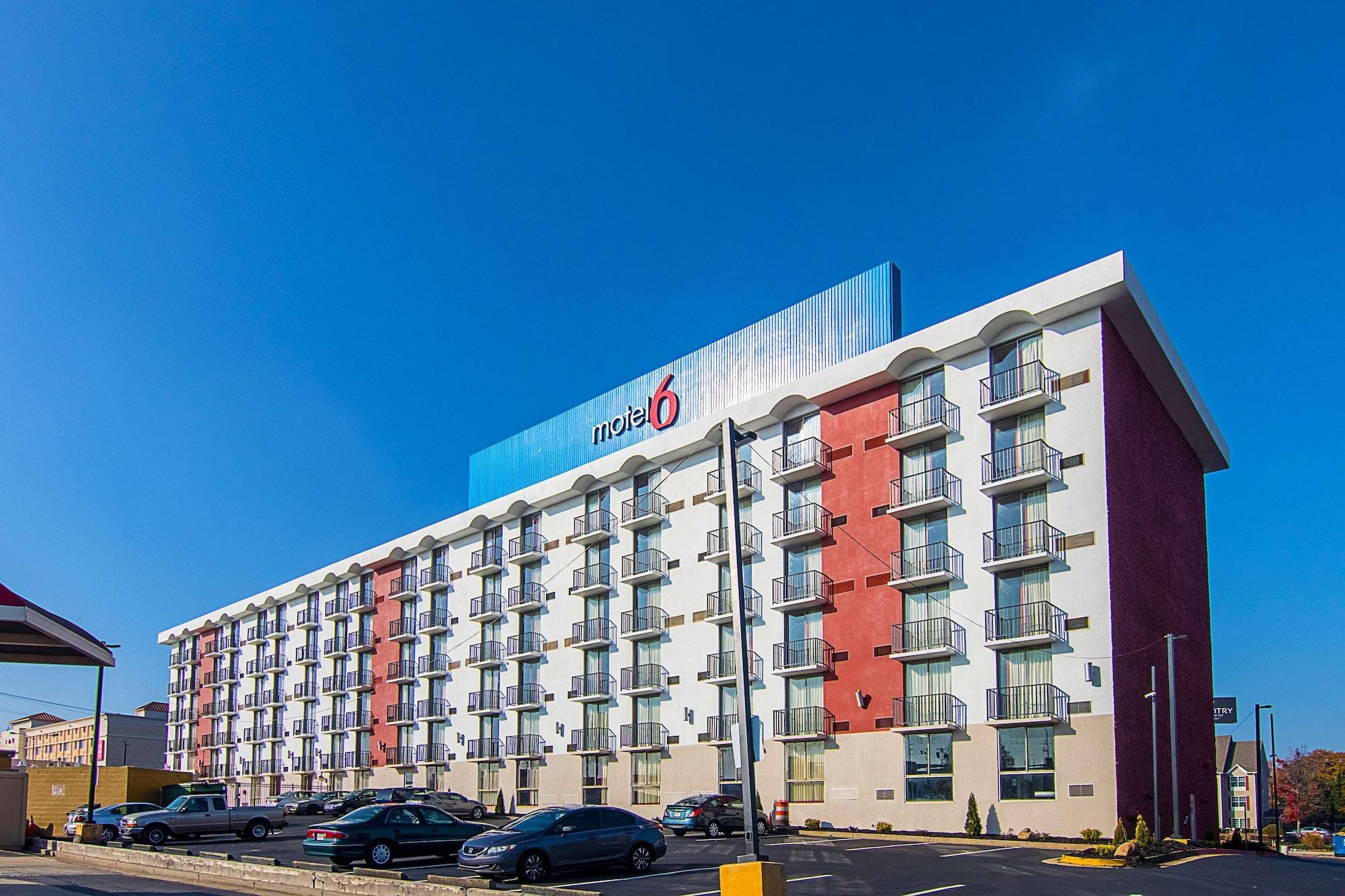 Varios Motel 6 Atlanta, GA - Atlanta Airport