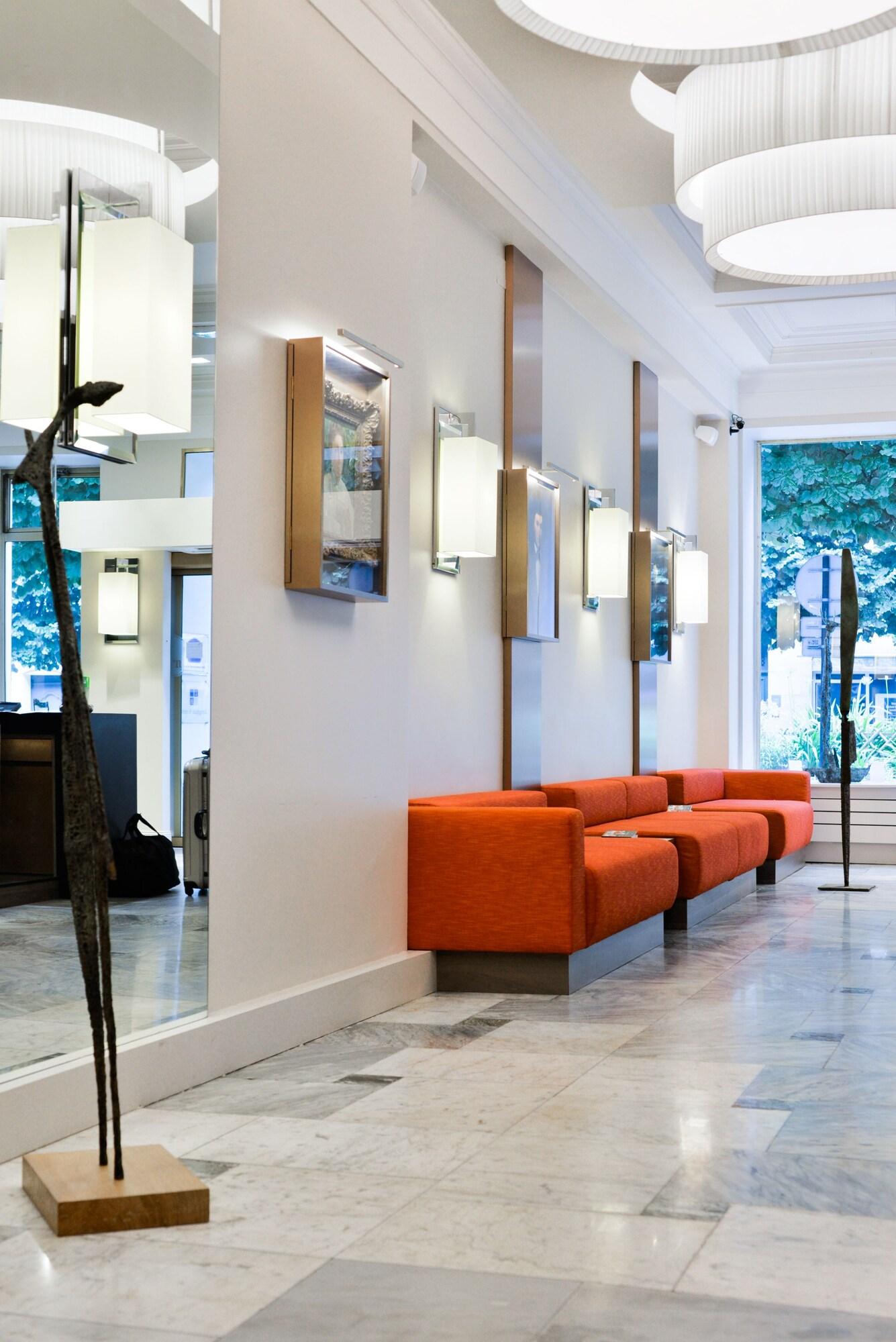 Vista Lobby Mercure Bayonne Centre Le Grand Hotel