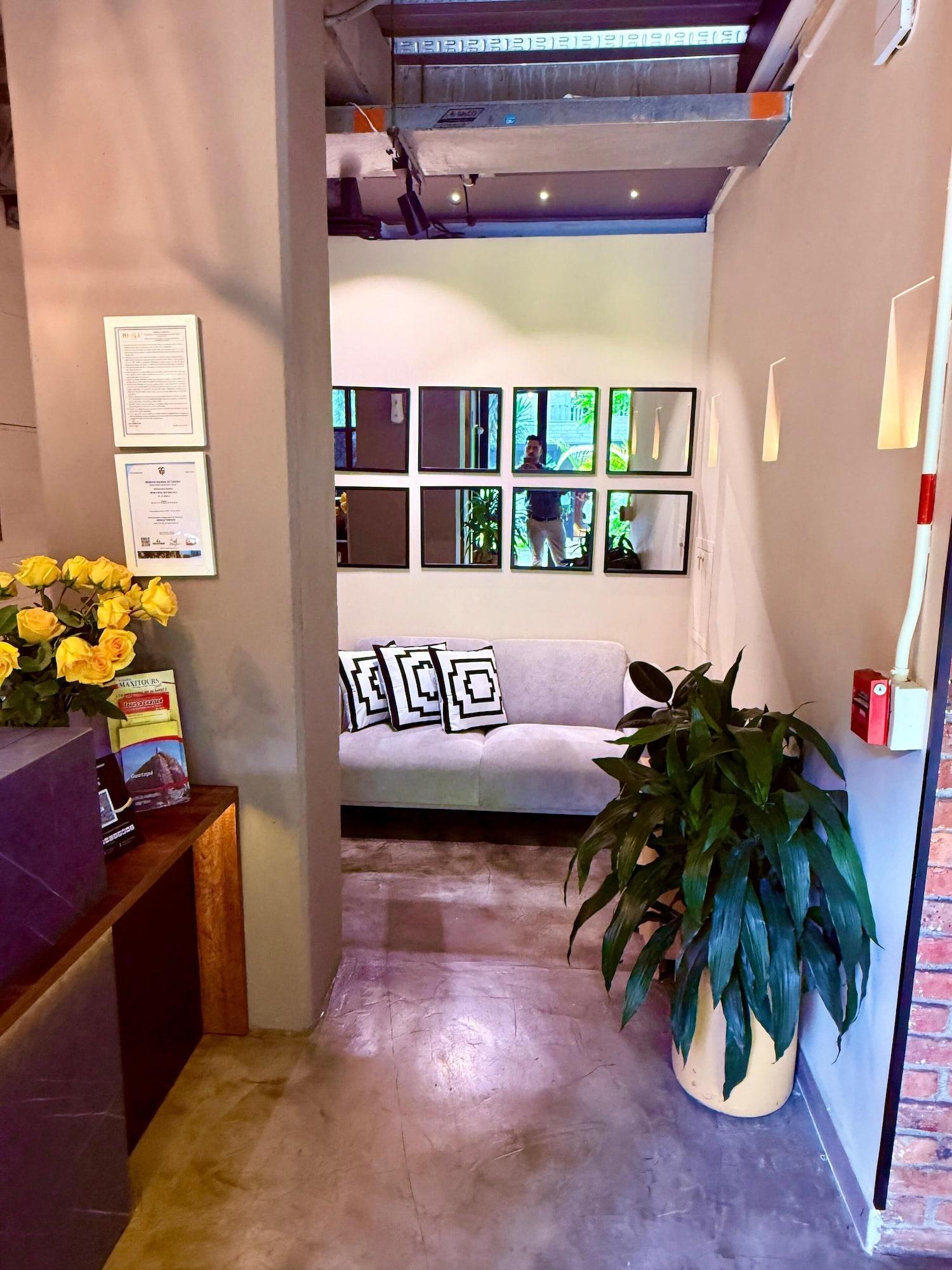 Vista Lobby Manila Hotel Boutique