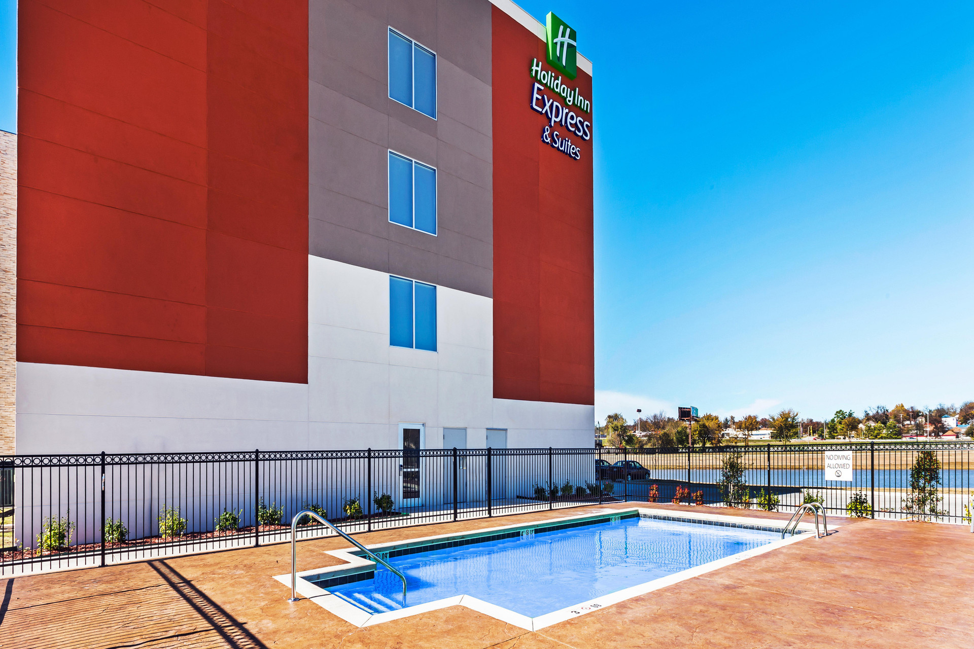 Vista Piscina Holiday Inn Express and Suites Tulsa West Sand Spr