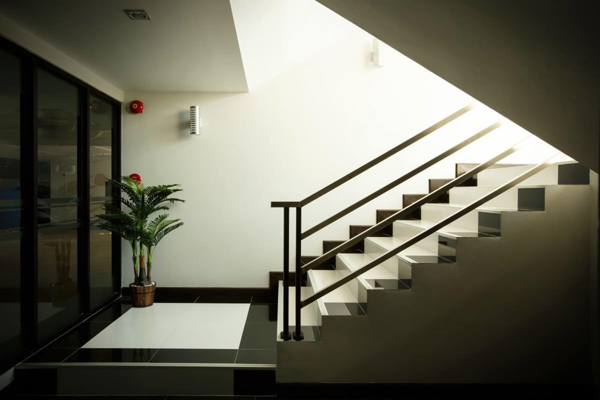 Varios Chonlada Place