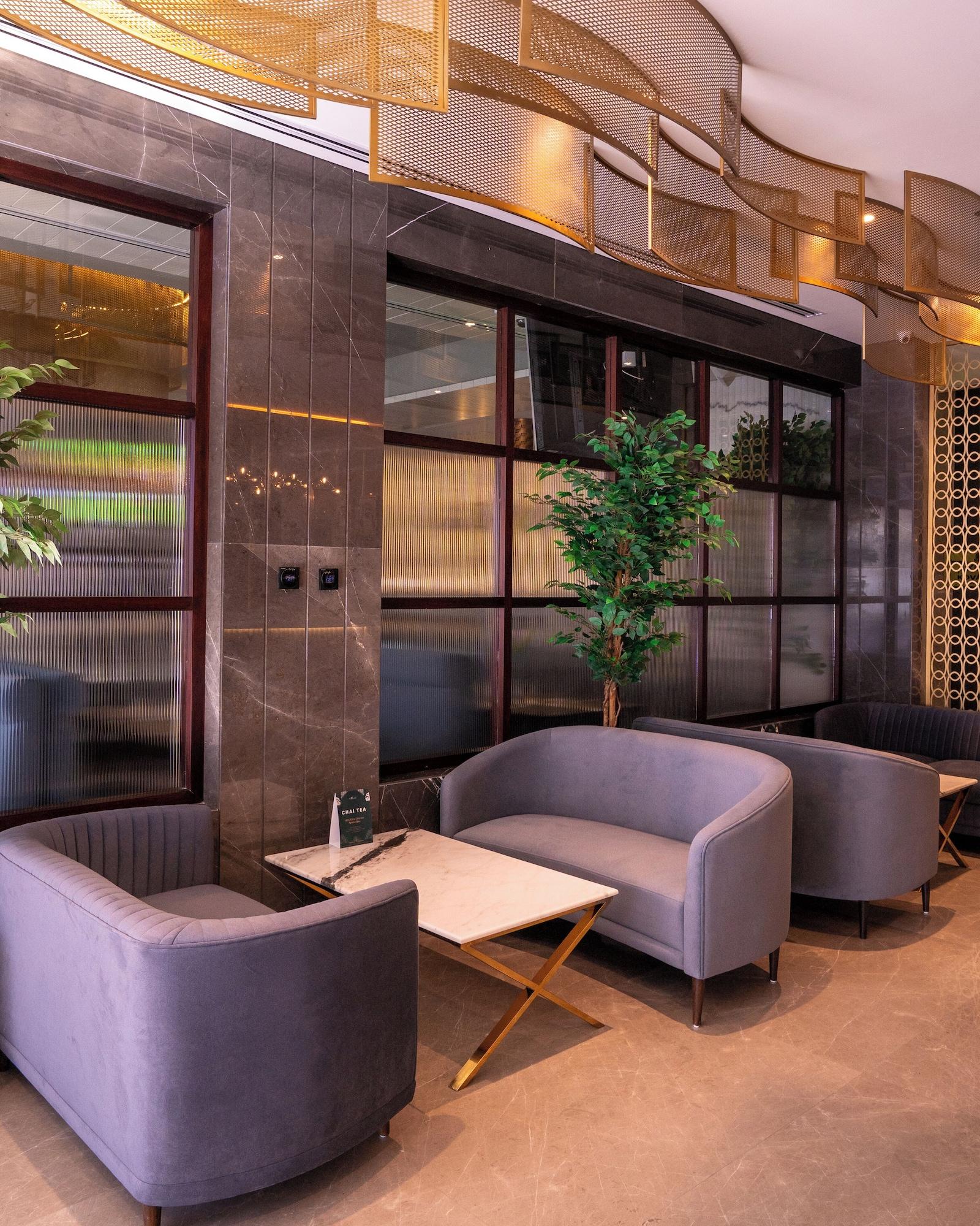 Vista Lobby President Hotel