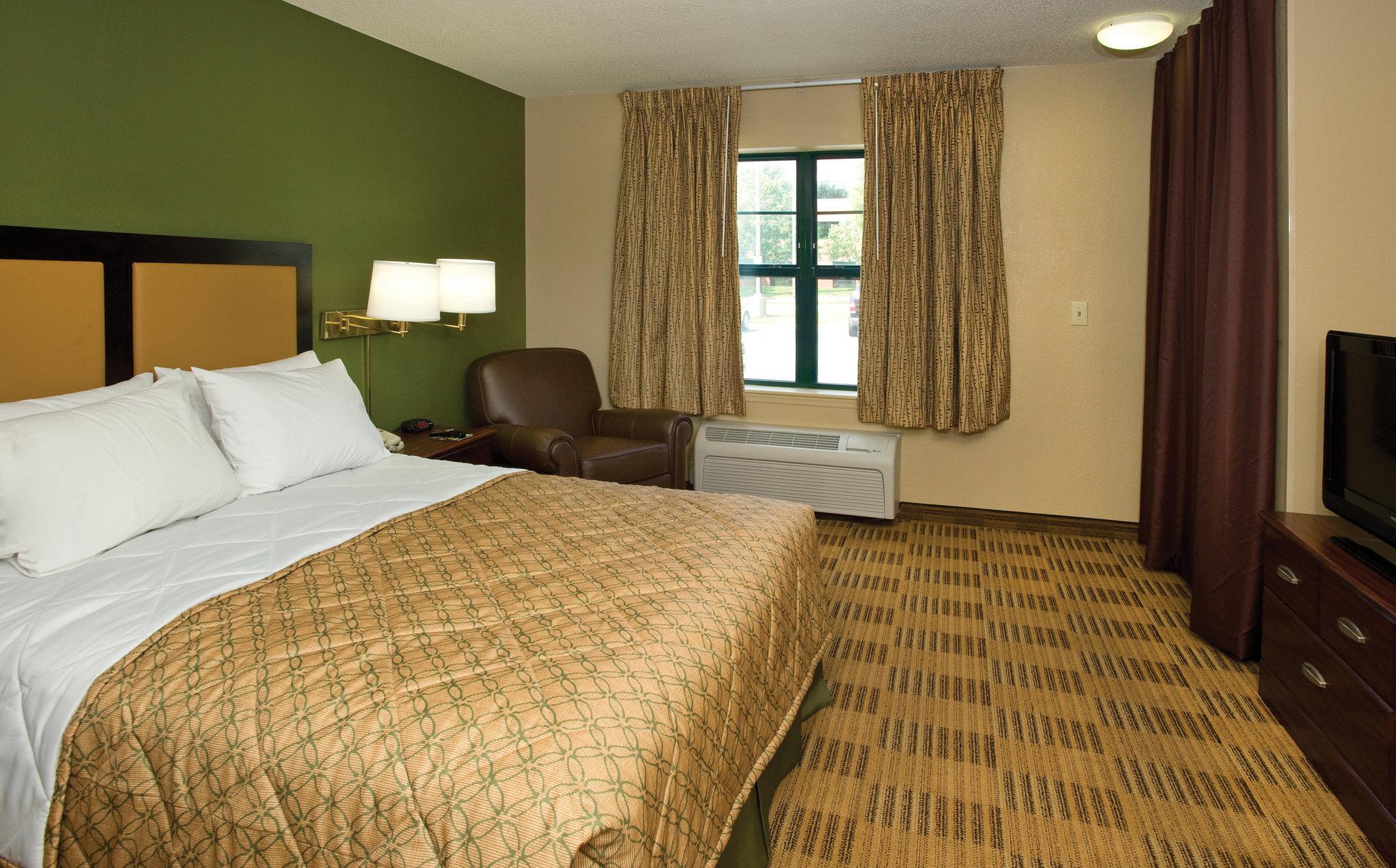 Vista Exterior Extended Stay America Suites Oakland Alameda Airport