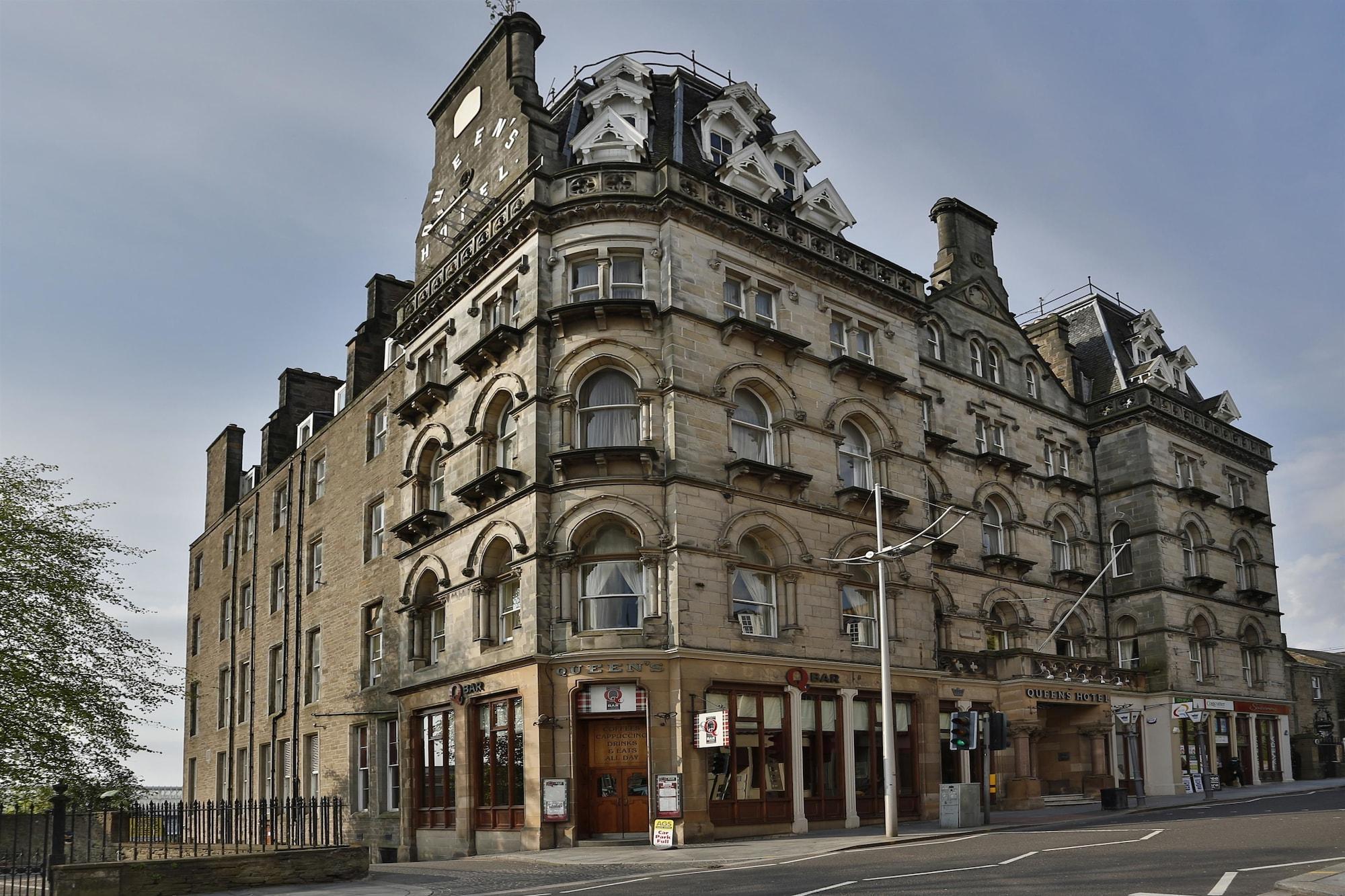 Varios Best Western Queens Hotel