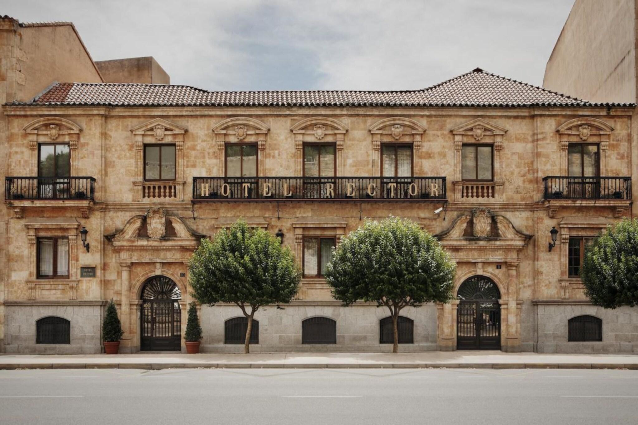 Vista Exterior Hotel Rector